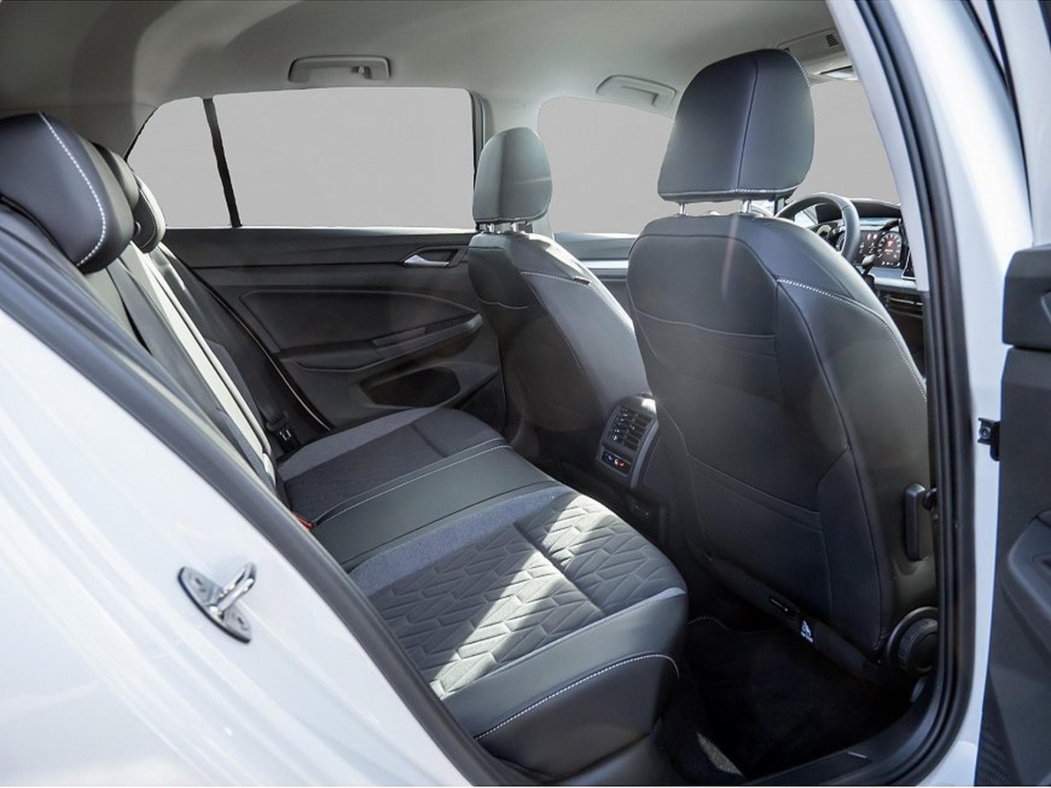 VW Golf (2026) - Photo 4