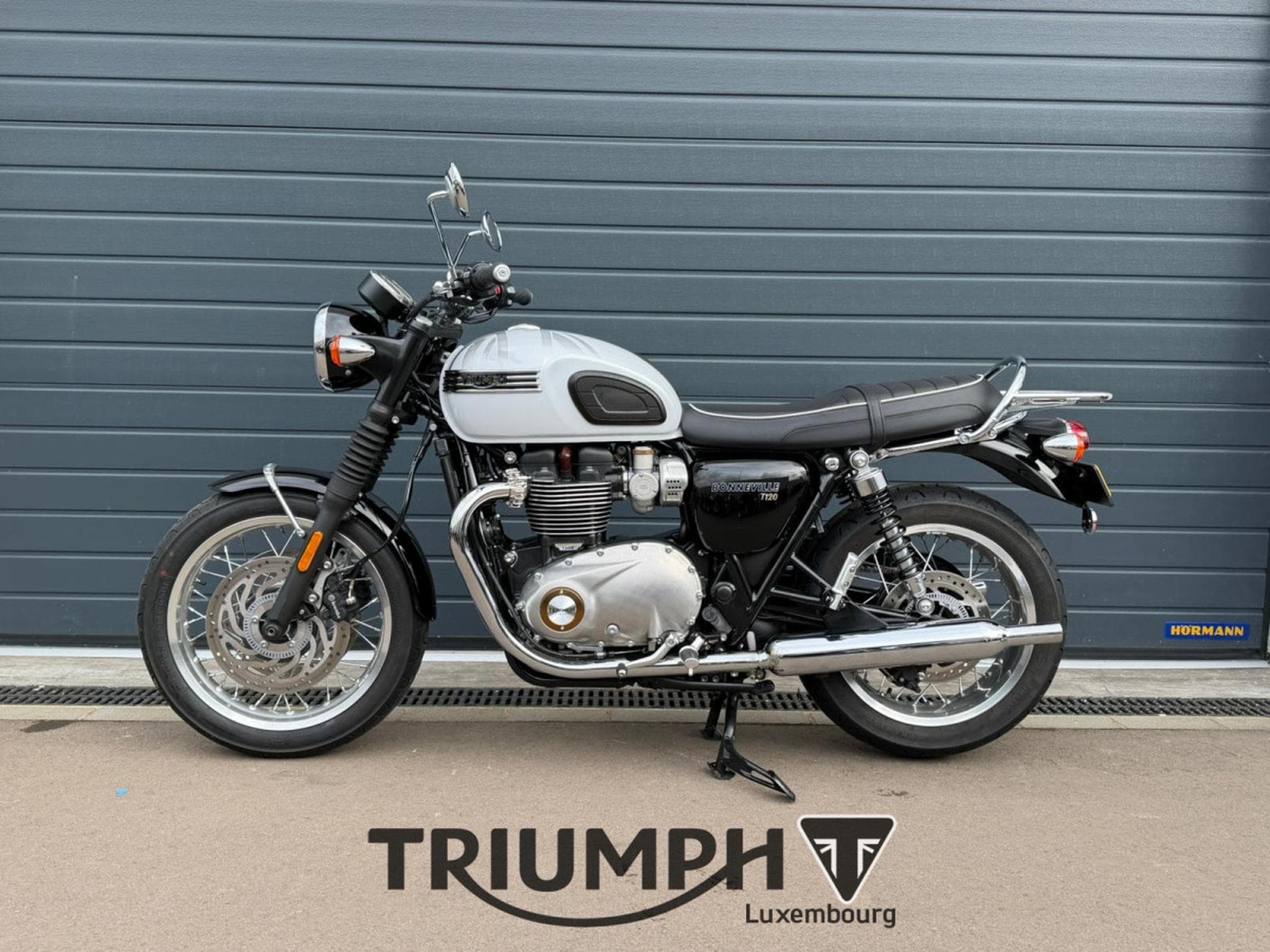 Triumph Bonneville BONNEVILLE T120 (2023) - Photo 1