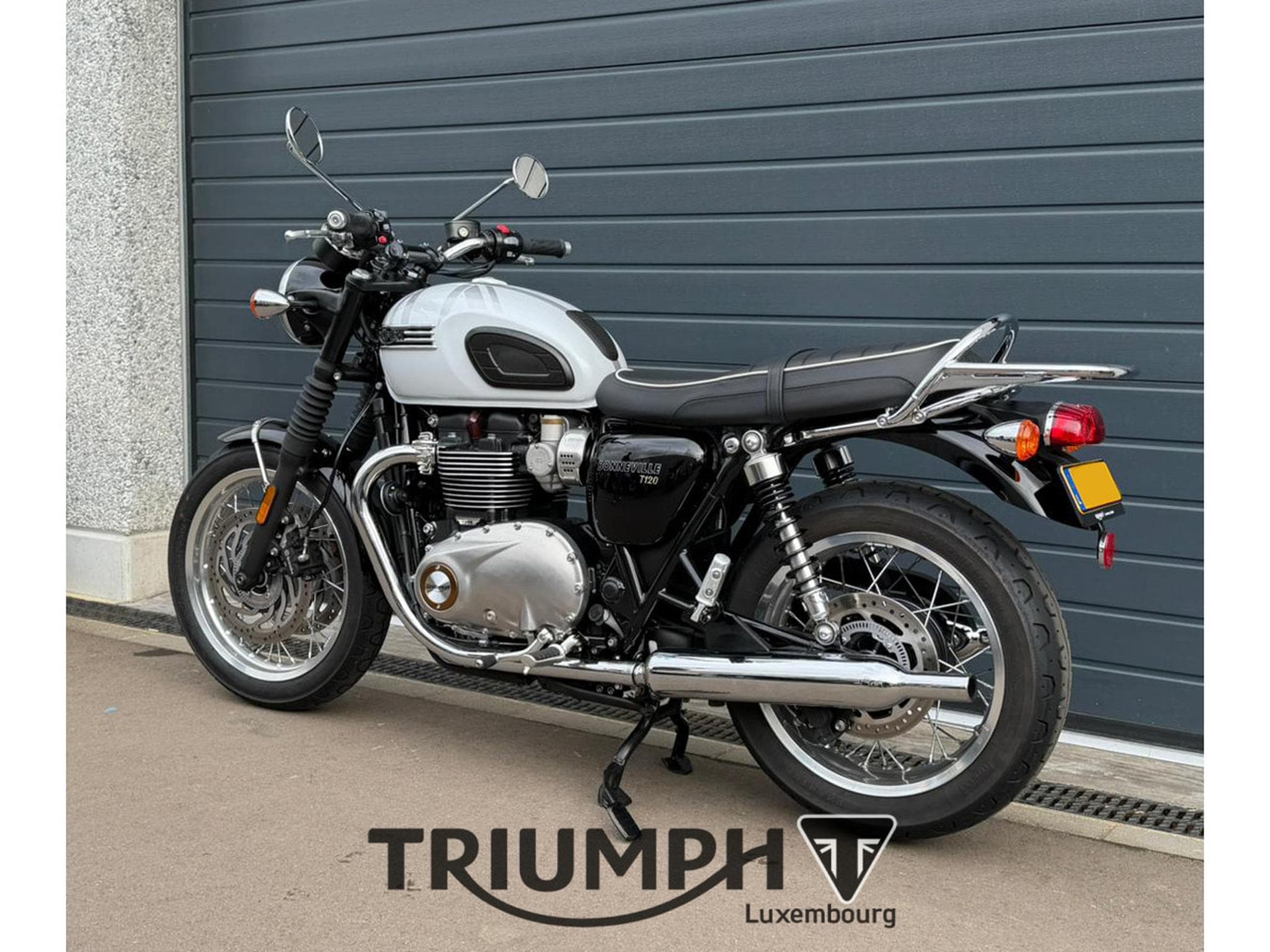 Triumph Bonneville BONNEVILLE T120 (2023) - Photo 2