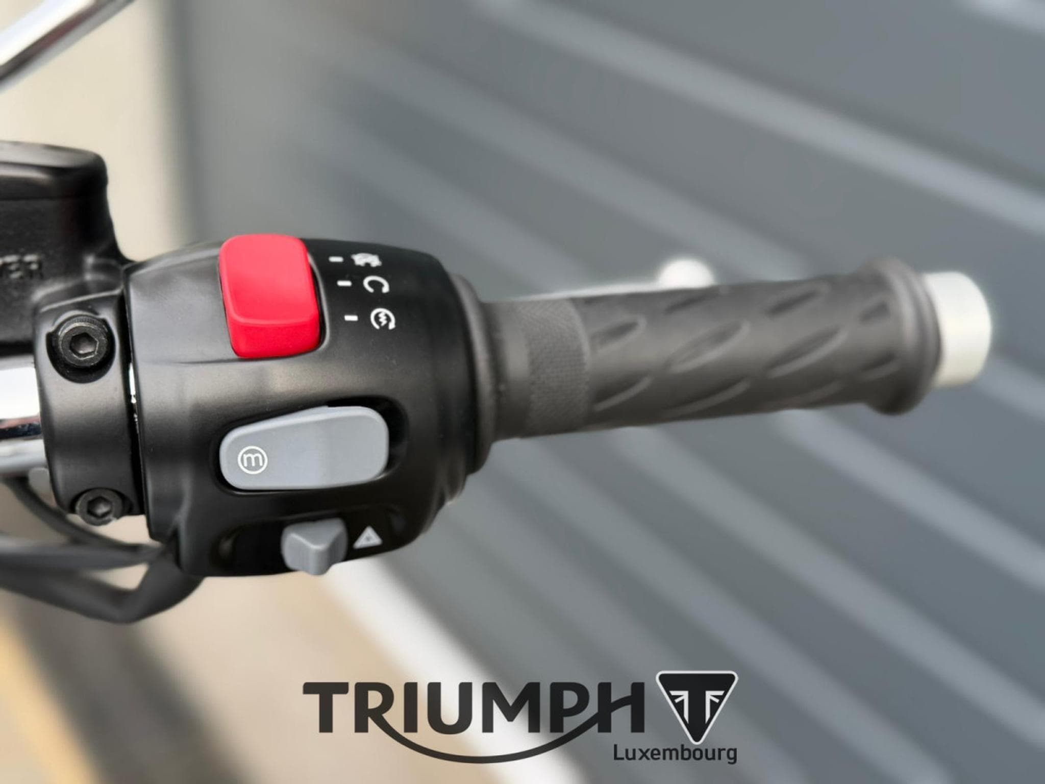 Triumph Bonneville BONNEVILLE T120 (2023) - Photo 9