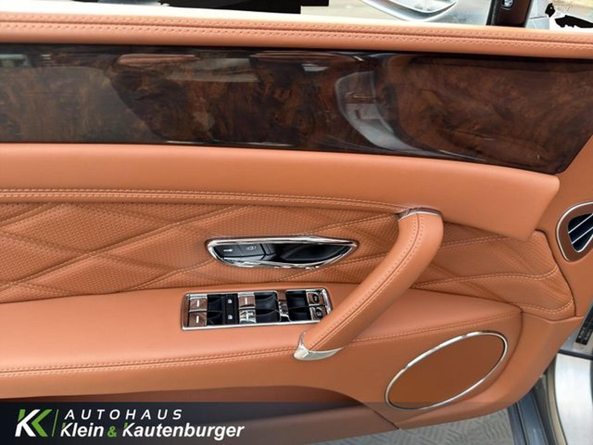 Bentley Flying Spur FLYING SPUR V8 MULLINER +VOLL+REAR-EN+SCHECKHEFT (2015) - Photo 14