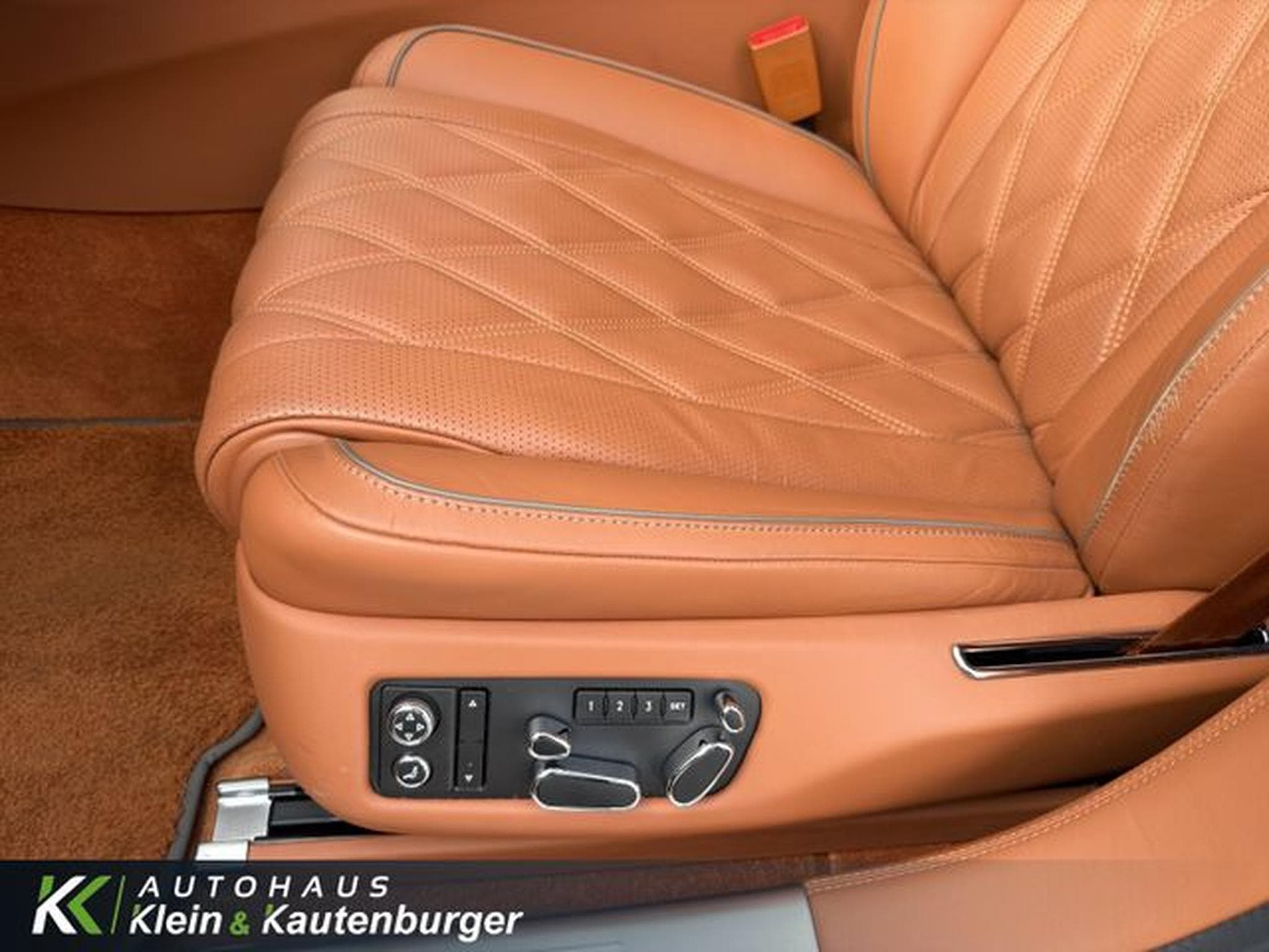 Bentley Flying Spur FLYING SPUR V8 MULLINER +VOLL+REAR-EN+SCHECKHEFT (2015) - Photo 15