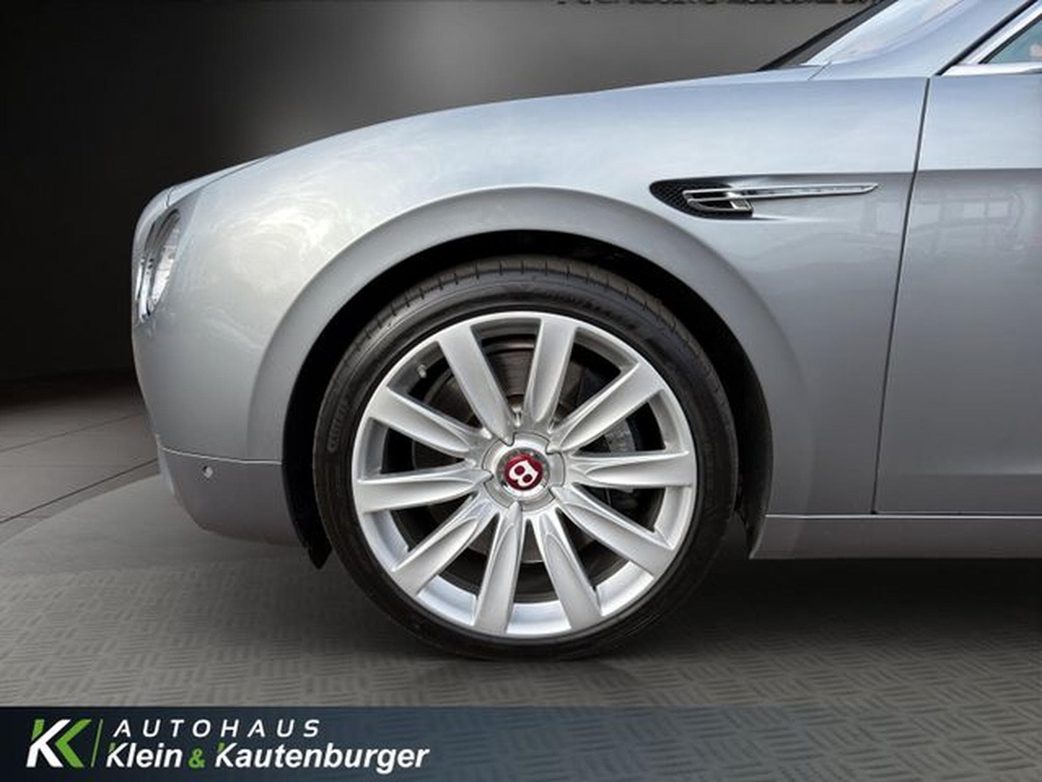 Bentley Flying Spur FLYING SPUR V8 MULLINER +VOLL+REAR-EN+SCHECKHEFT (2015) - Photo 9