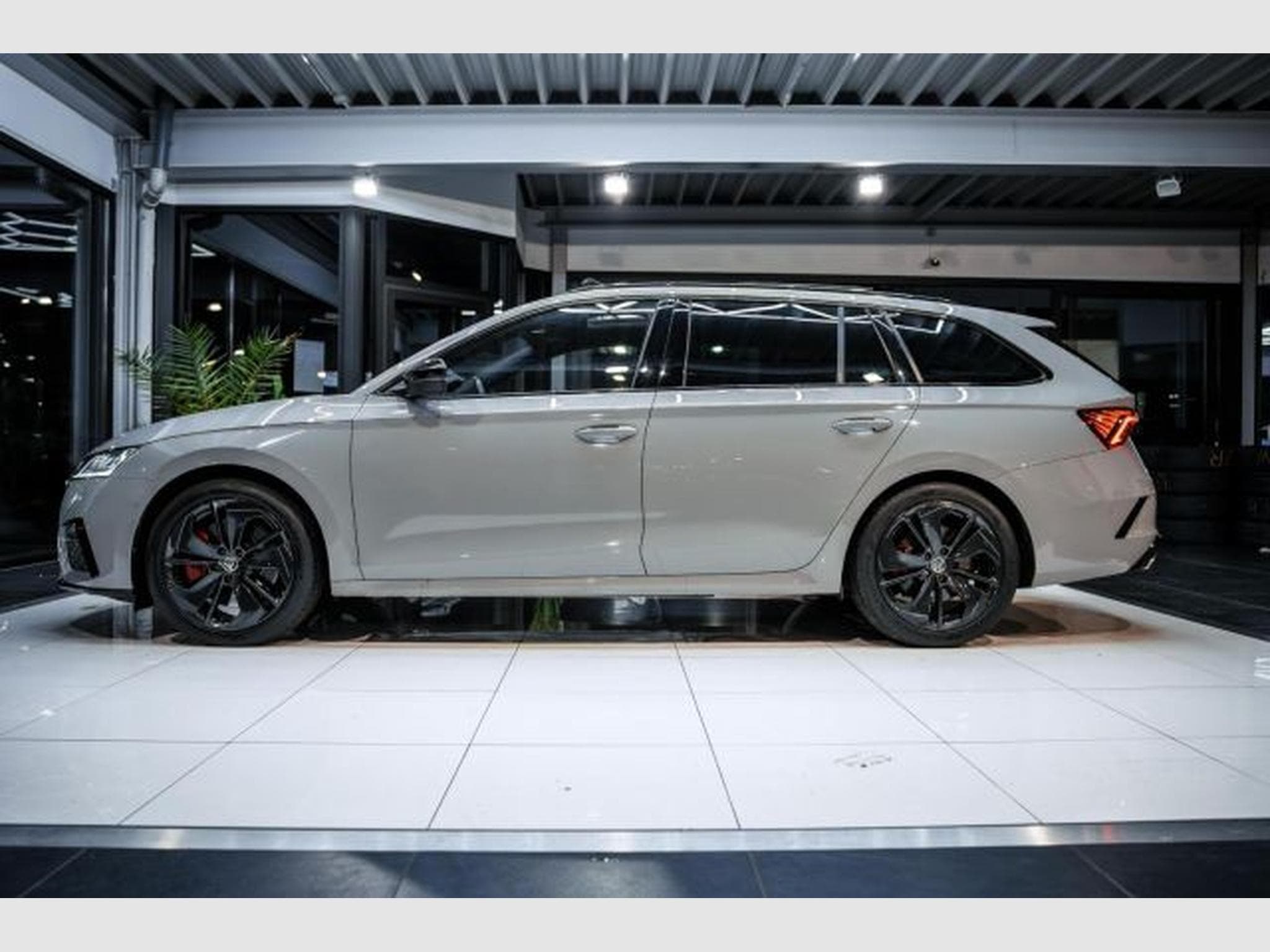 Skoda Octavia Octavia RS 2.0 TSI DSG First Edit. PANO HuD LED (2021) - Photo 10