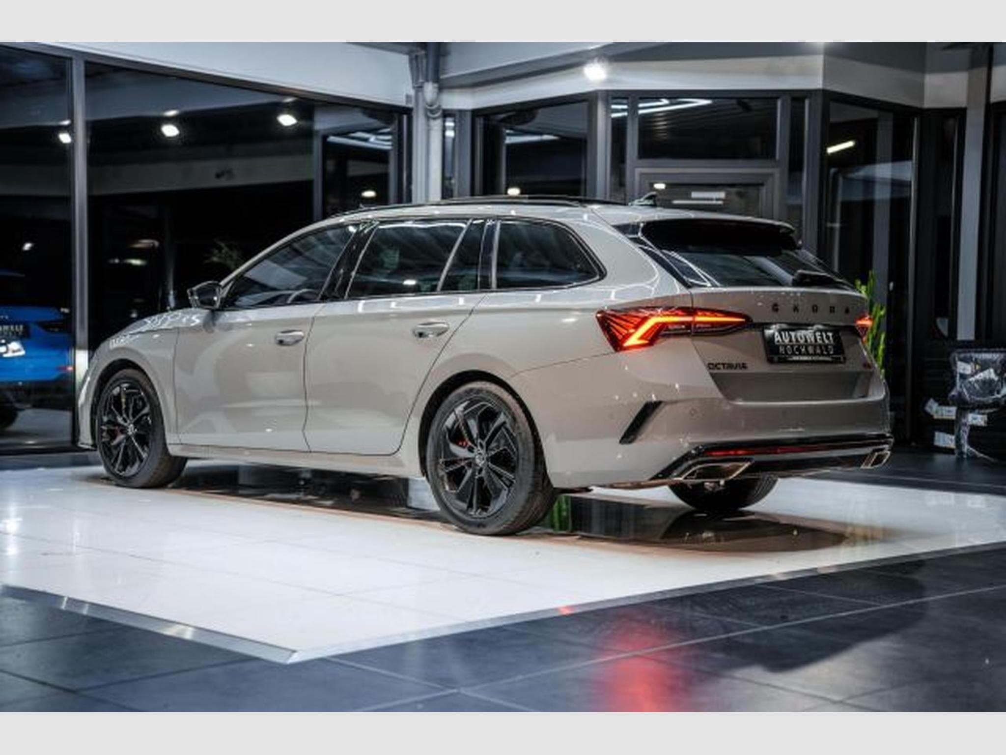 Skoda Octavia Octavia RS 2.0 TSI DSG First Edit. PANO HuD LED (2021) - Photo 11