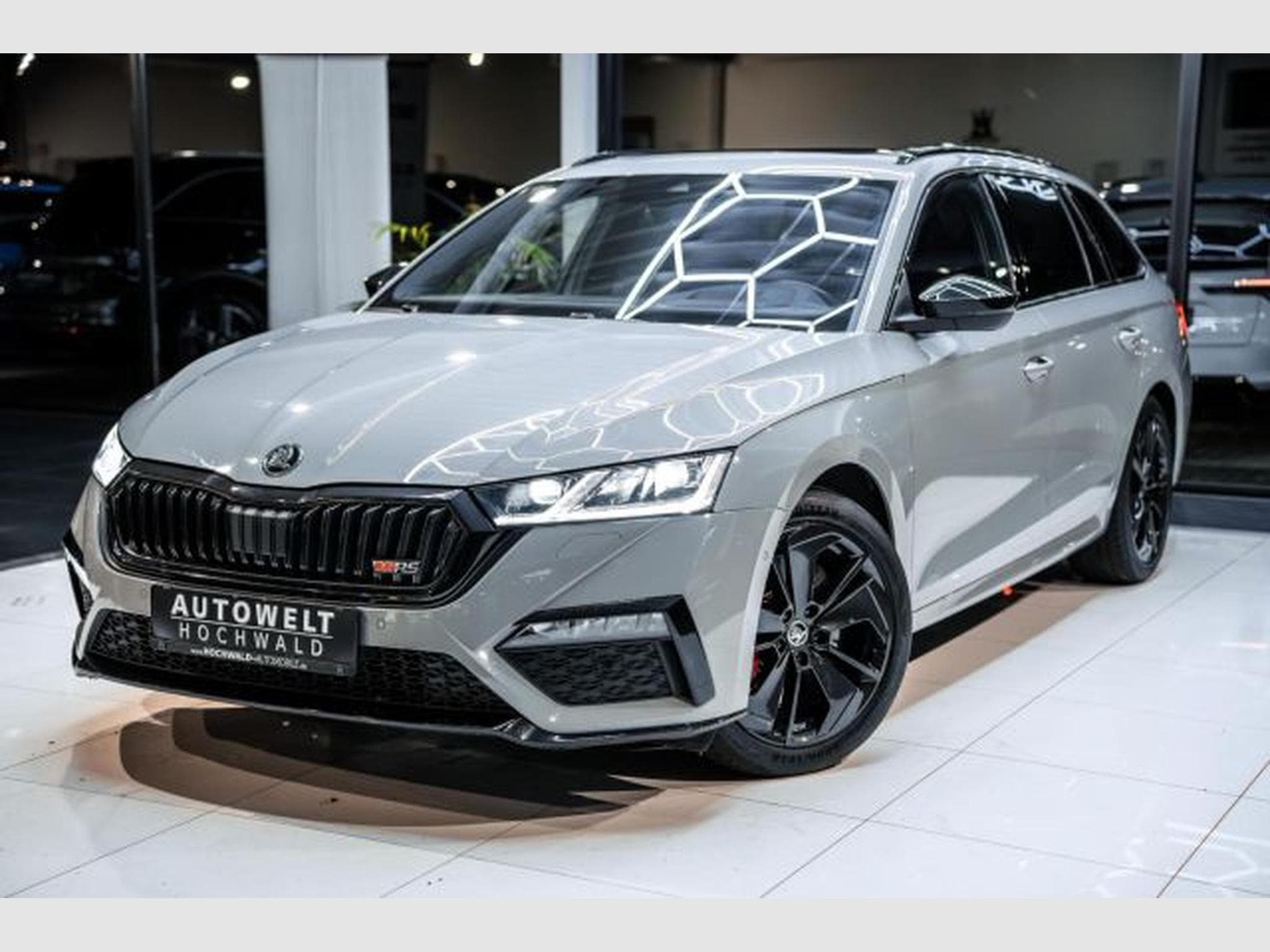 Skoda Octavia Octavia RS 2.0 TSI DSG First Edit. PANO HuD LED (2021) - Photo 2