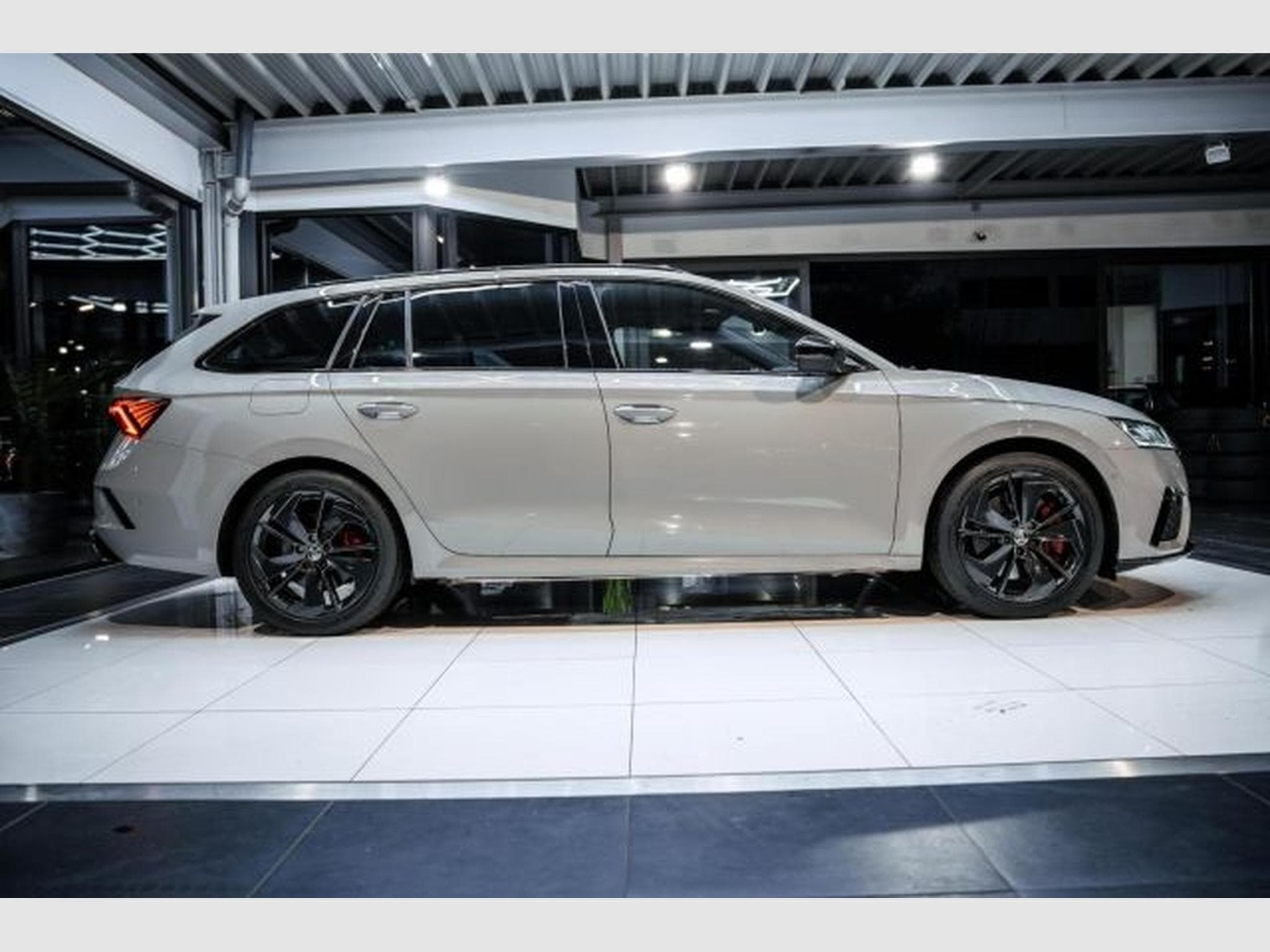 Skoda Octavia Octavia RS 2.0 TSI DSG First Edit. PANO HuD LED (2021) - Photo 7