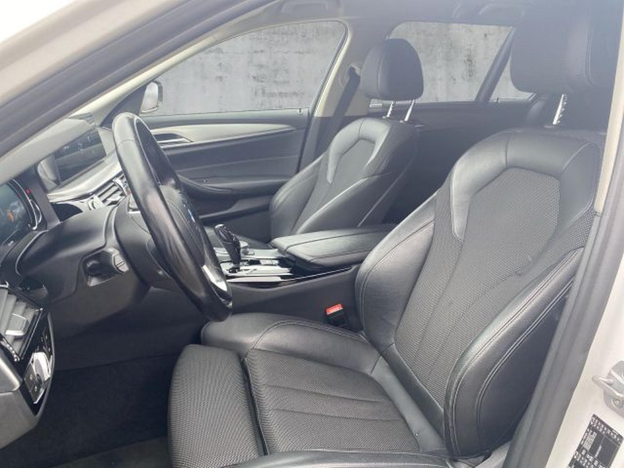 BMW 520 520d T Autom. Sport Line H&amp;K STAHZG Display Key (2017) - Photo 11