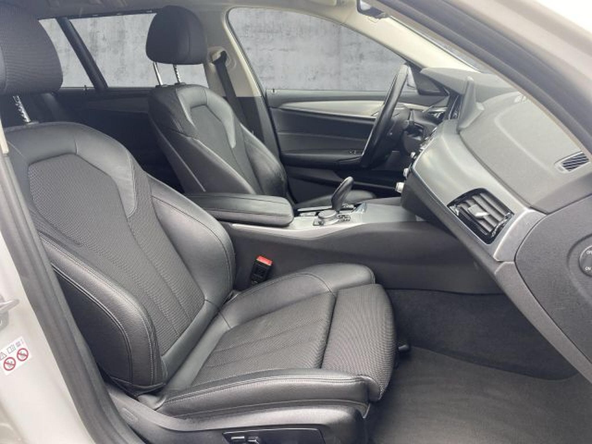 BMW 520 520d T Autom. Sport Line H&amp;K STAHZG Display Key (2017) - Photo 13