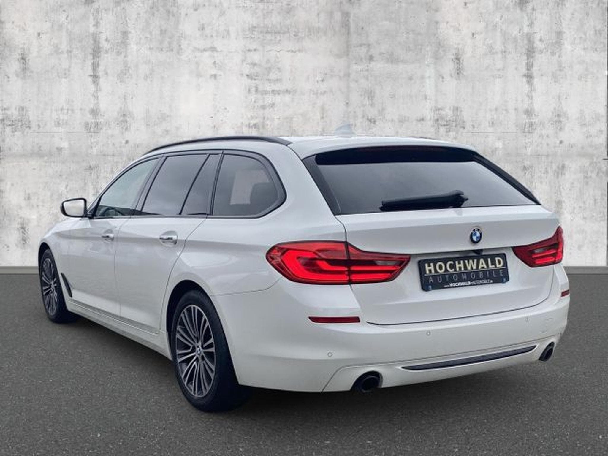 BMW 520 520d T Autom. Sport Line H&amp;K STAHZG Display Key (2017) - Photo 3