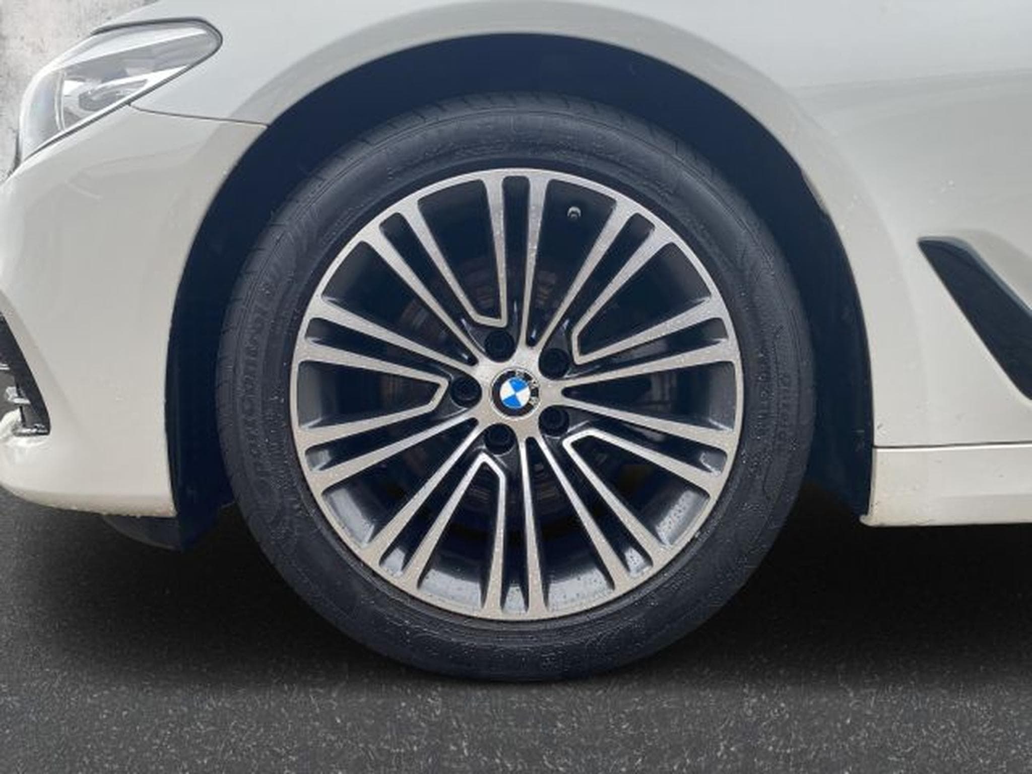 BMW 520 520d T Autom. Sport Line H&amp;K STAHZG Display Key (2017) - Photo 9