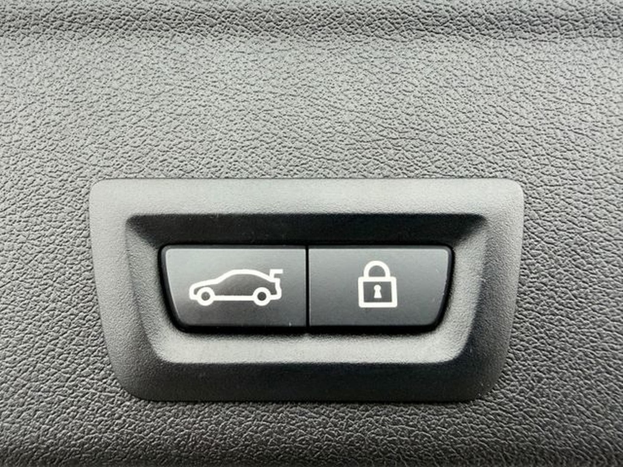 BMW X6 X6 xDrive 40 d M Sport Paket/LED/HUD/AHK/CAM/ (2022) - Photo 18