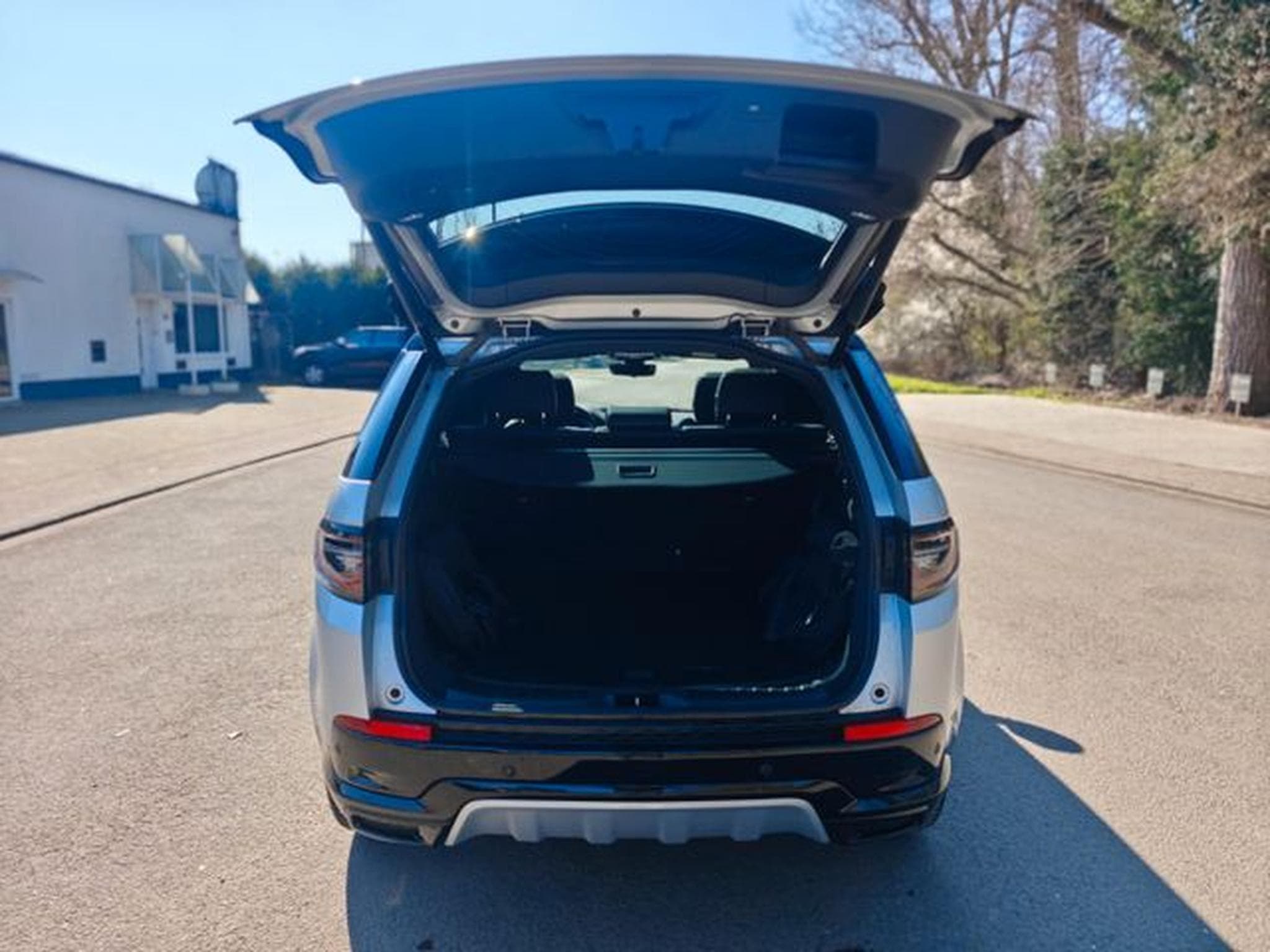 Land-Rover Discovery DISCOVERY SPORT HYBRID*R-DYNAMIC*HSE AWD *LED* (2024) - Foto 9