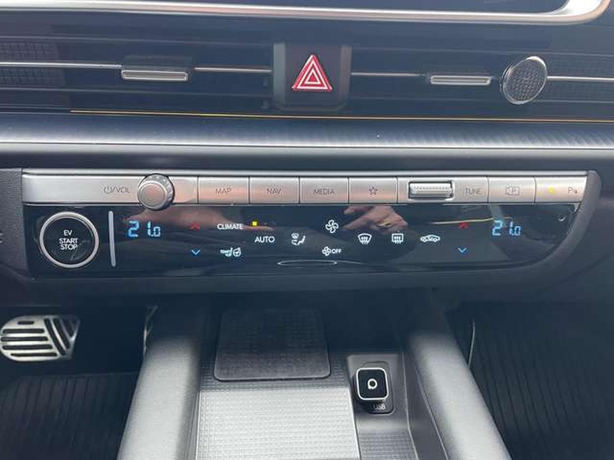 Hyundai IONIQ 6 IONIQ 6 77,4 kWh Dynamiq (2024) - Photo 17