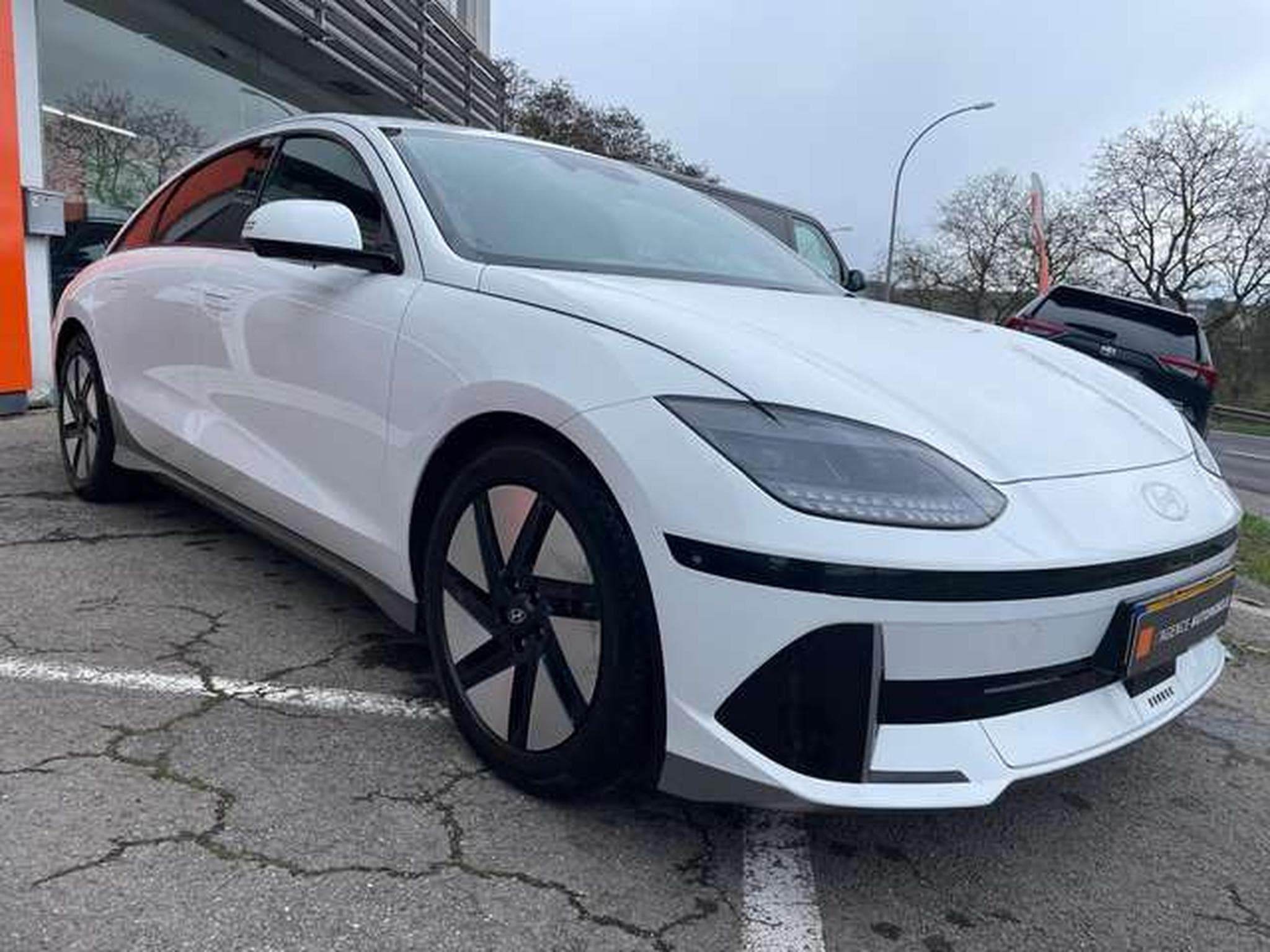 Hyundai IONIQ 6 IONIQ 6 77,4 kWh Dynamiq (2024) - Photo 4