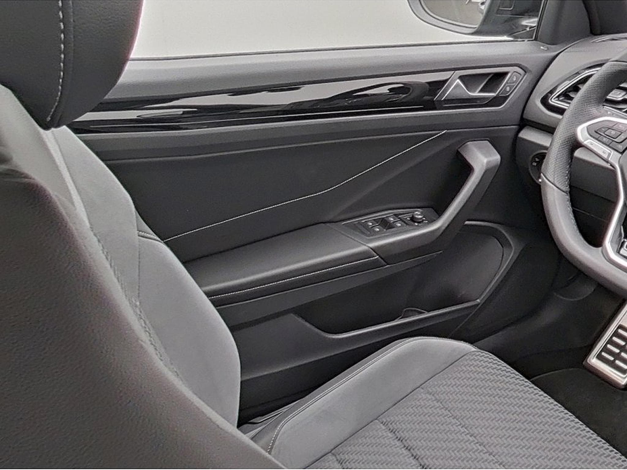 VW T-Roc (2024) - Photo 11