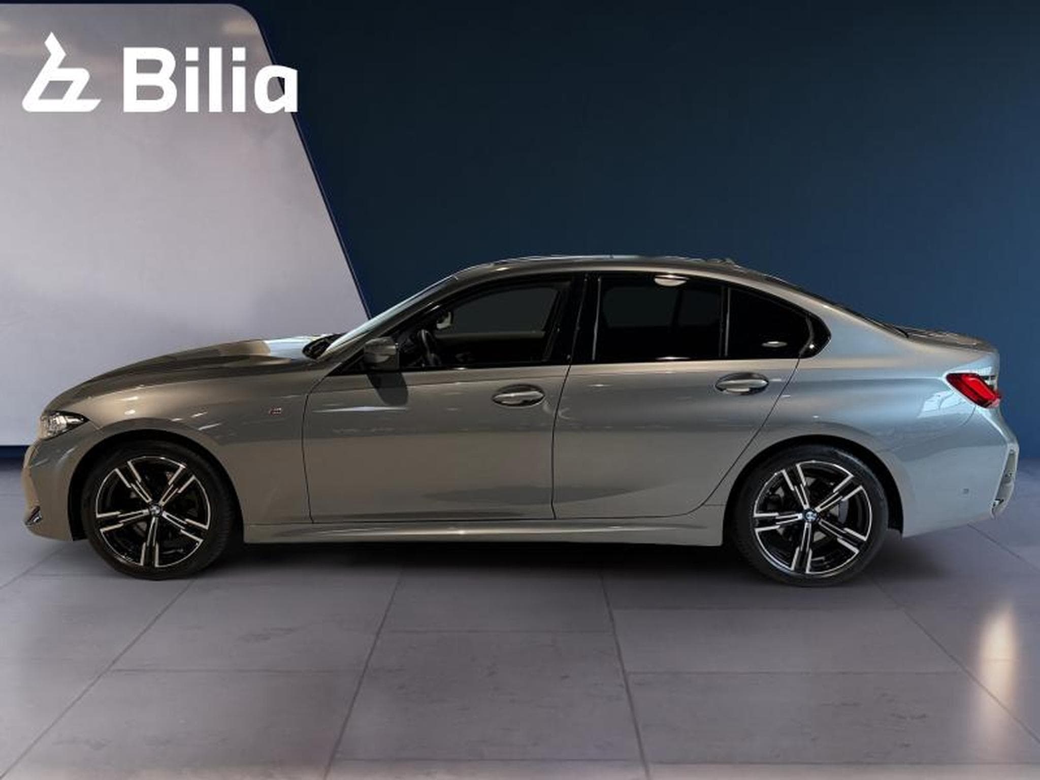 BMW 320 320i M-Sport (2024) - Photo 10