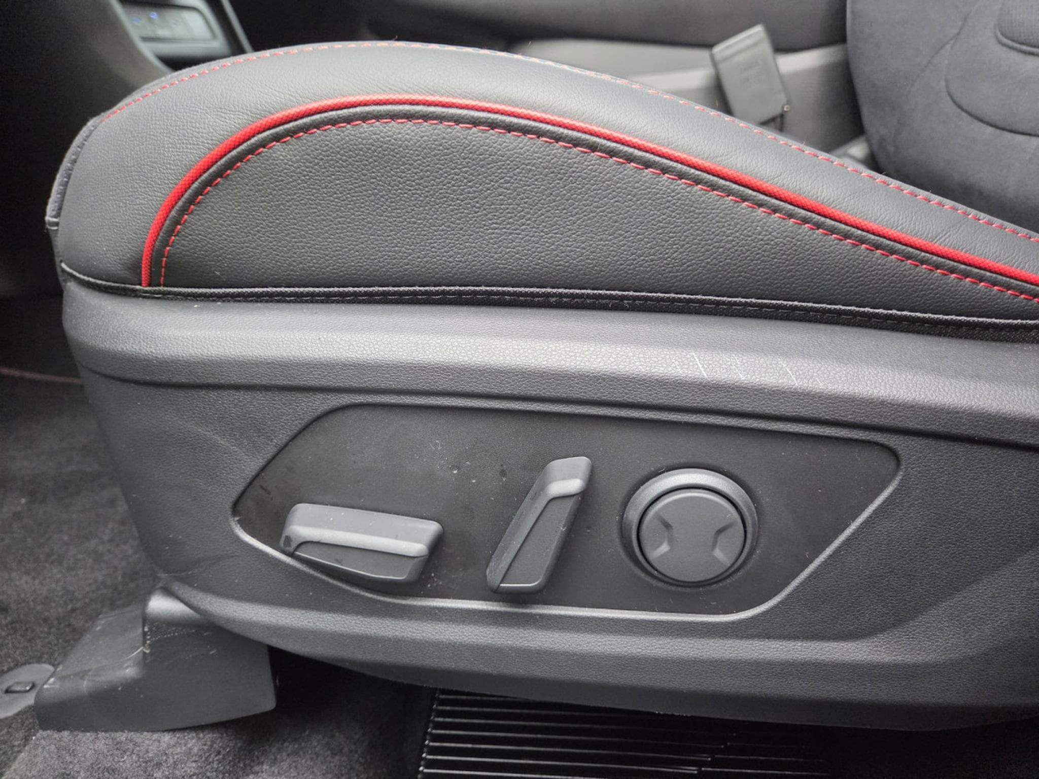 Hyundai Tucson HEV 1.6 T-GDI 6AT SHINE N-LINE SENSATION 239CV (2026) - Photo 10