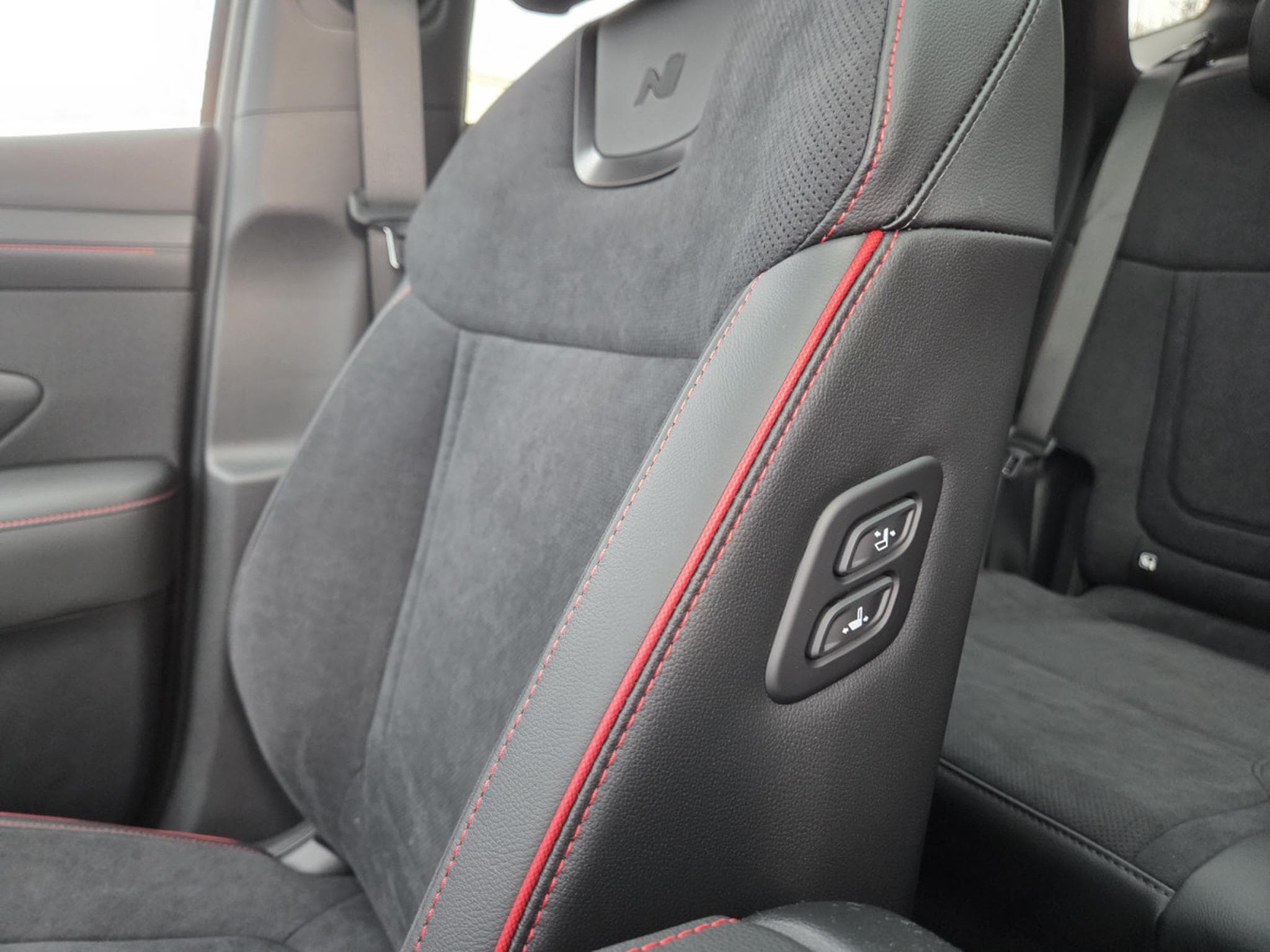 Hyundai Tucson HEV 1.6 T-GDI 6AT SHINE N-LINE SENSATION 239CV (2026) - Photo 12