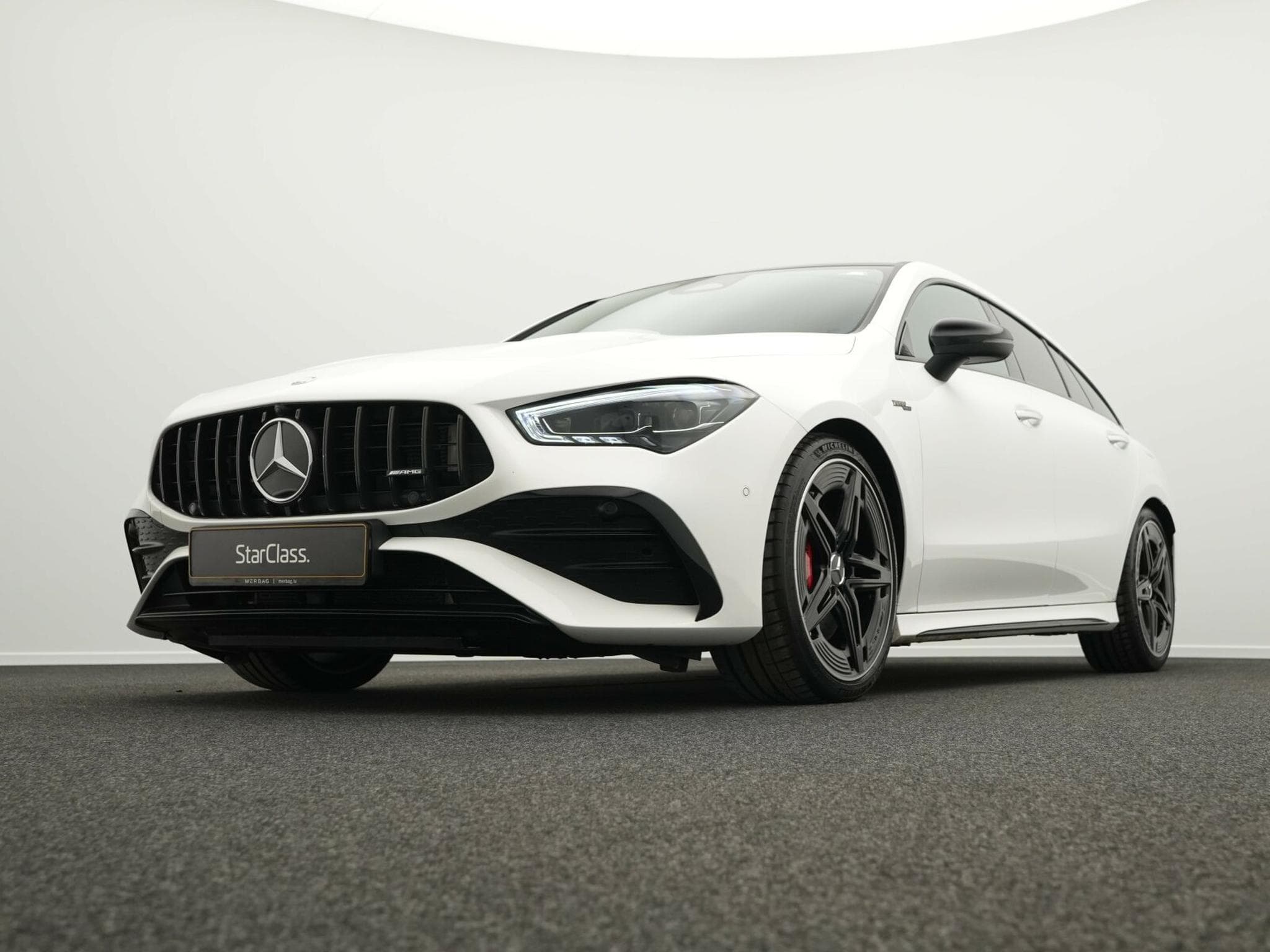 Mercedes CLA 35 AMG 4MATIC Pano+Kamera+Bur (2025) - Photo 8