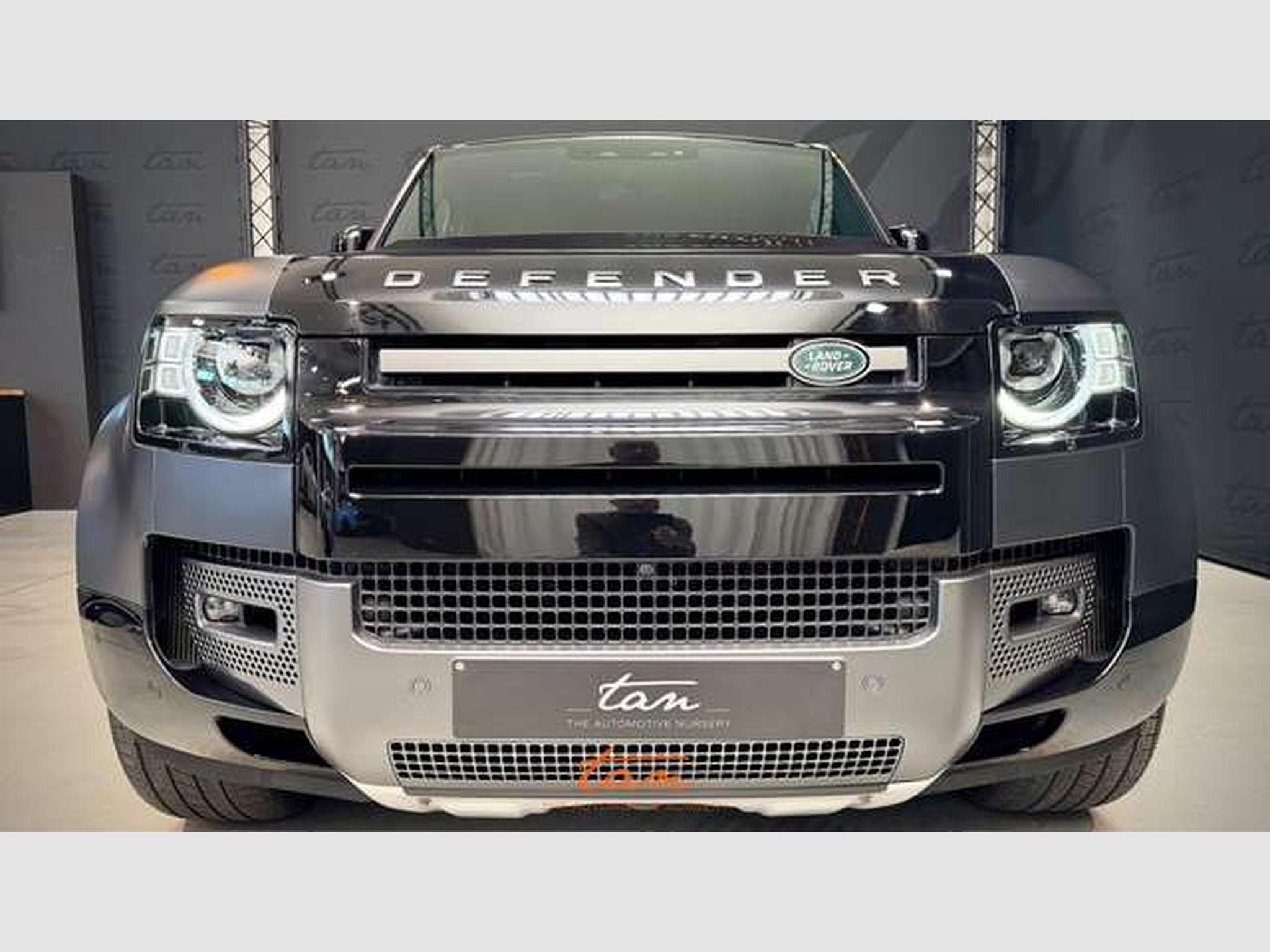 Land-Rover Defender 110 5.0 V8 P525 Carpathian Edition (2022) - Foto 10