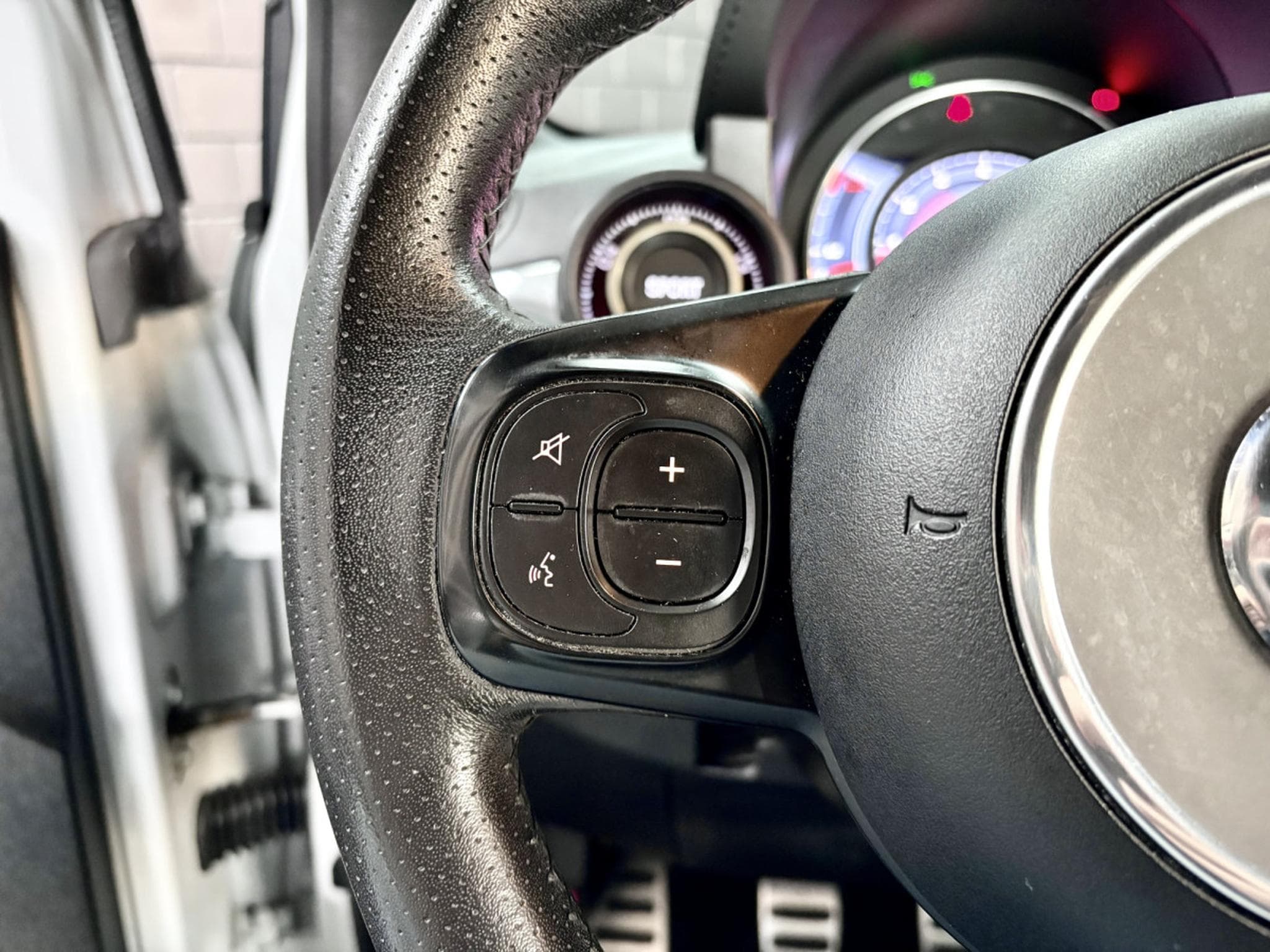 Abarth 595 595 1.4 Turbo 145 CV (2021) - Foto 10