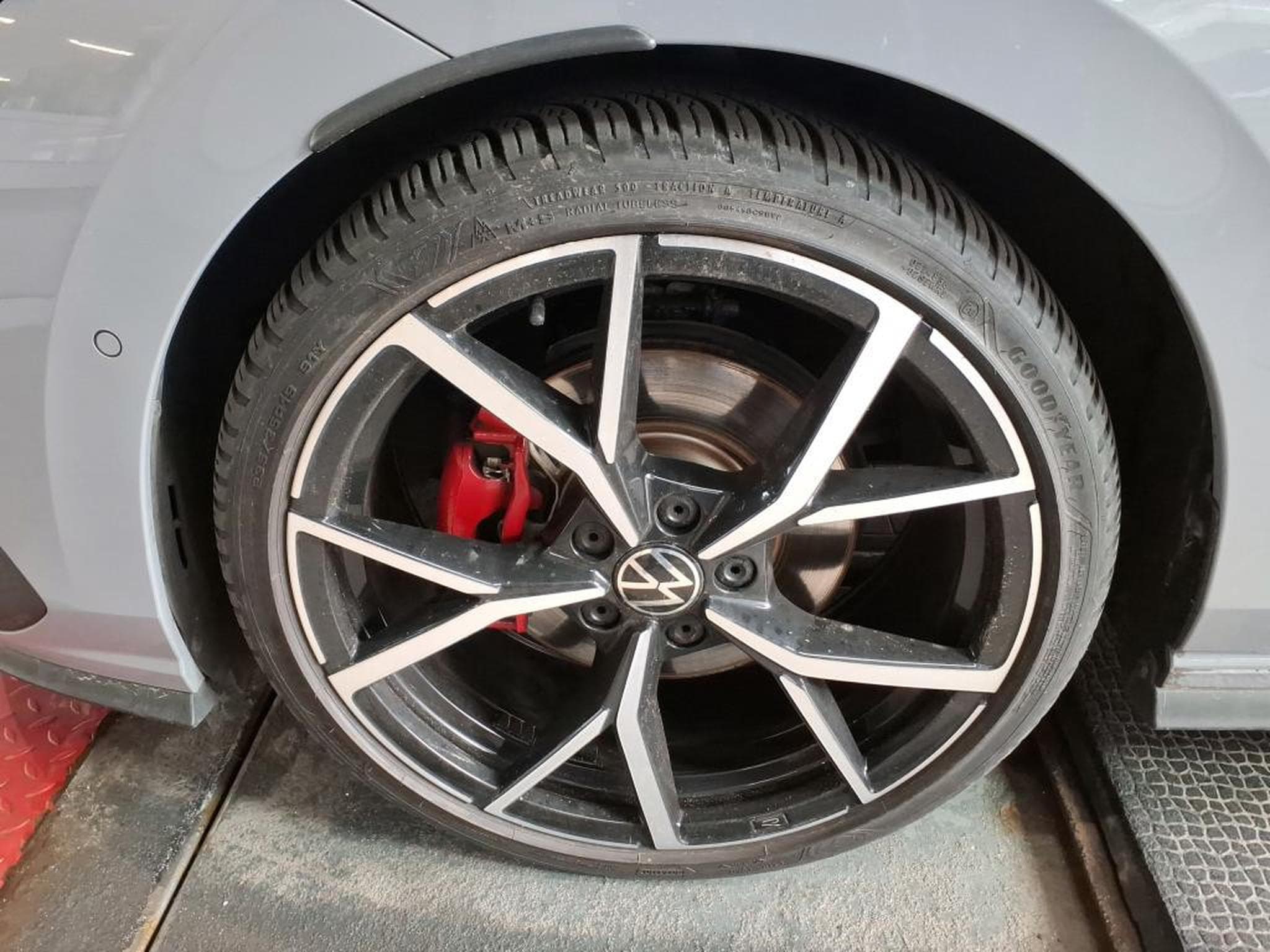 VW Golf GTD 2.0 TDI DSG7 200 CV *ATTELAGE* *PANO* DCC* MATRIX * HARM (2023) - Photo 9