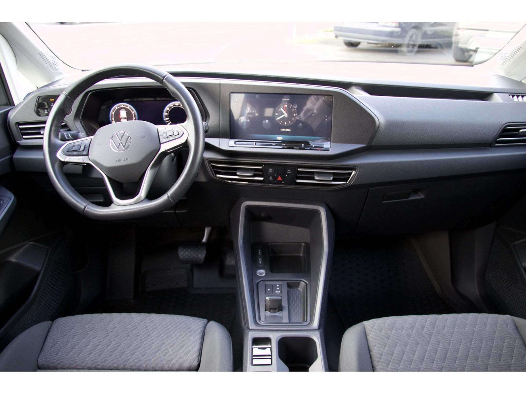 VW Caddy 1.5 TSI DSG Life (2024) - Photo 8