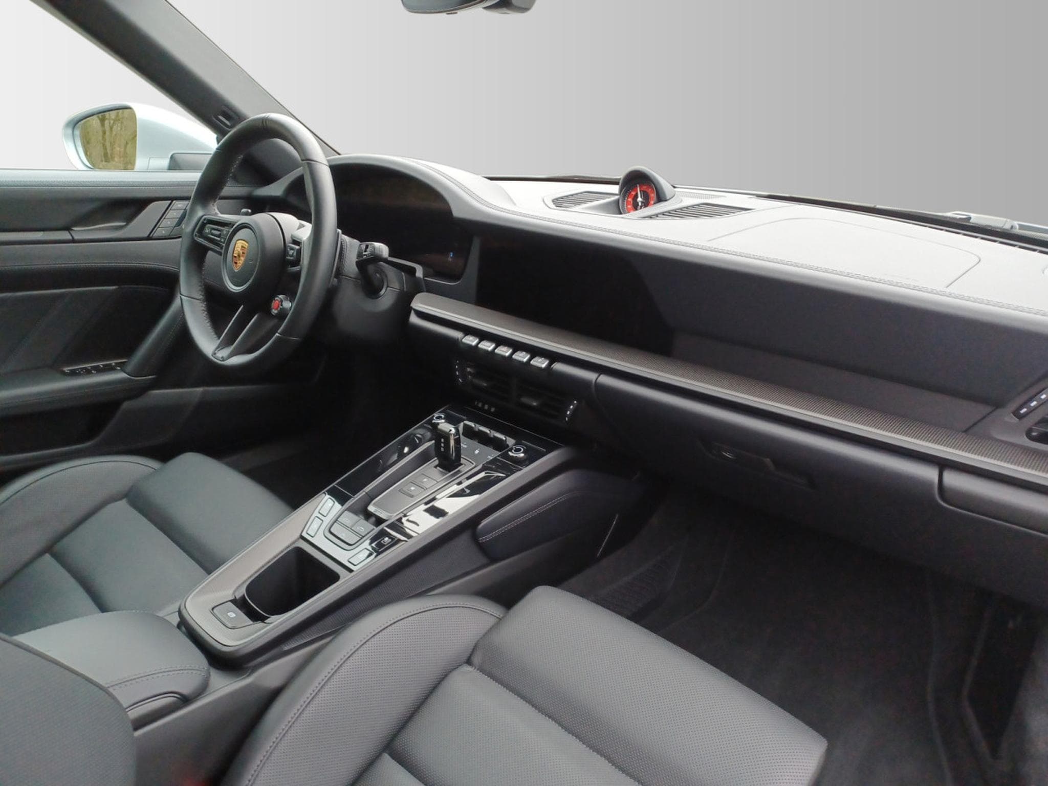 Porsche 911 Carrera 4 GTS Cabriolet (2025) - Photo 10