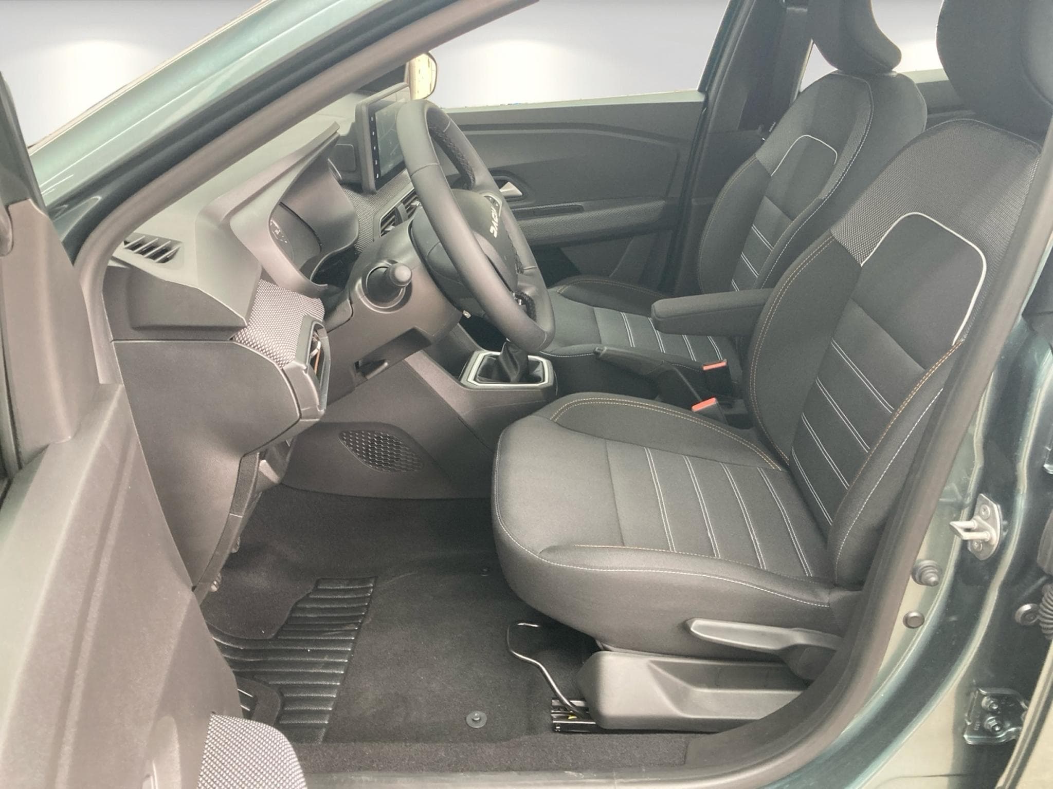 Dacia Sandero Stepway Expression TCe 90 (2025) - Photo 8