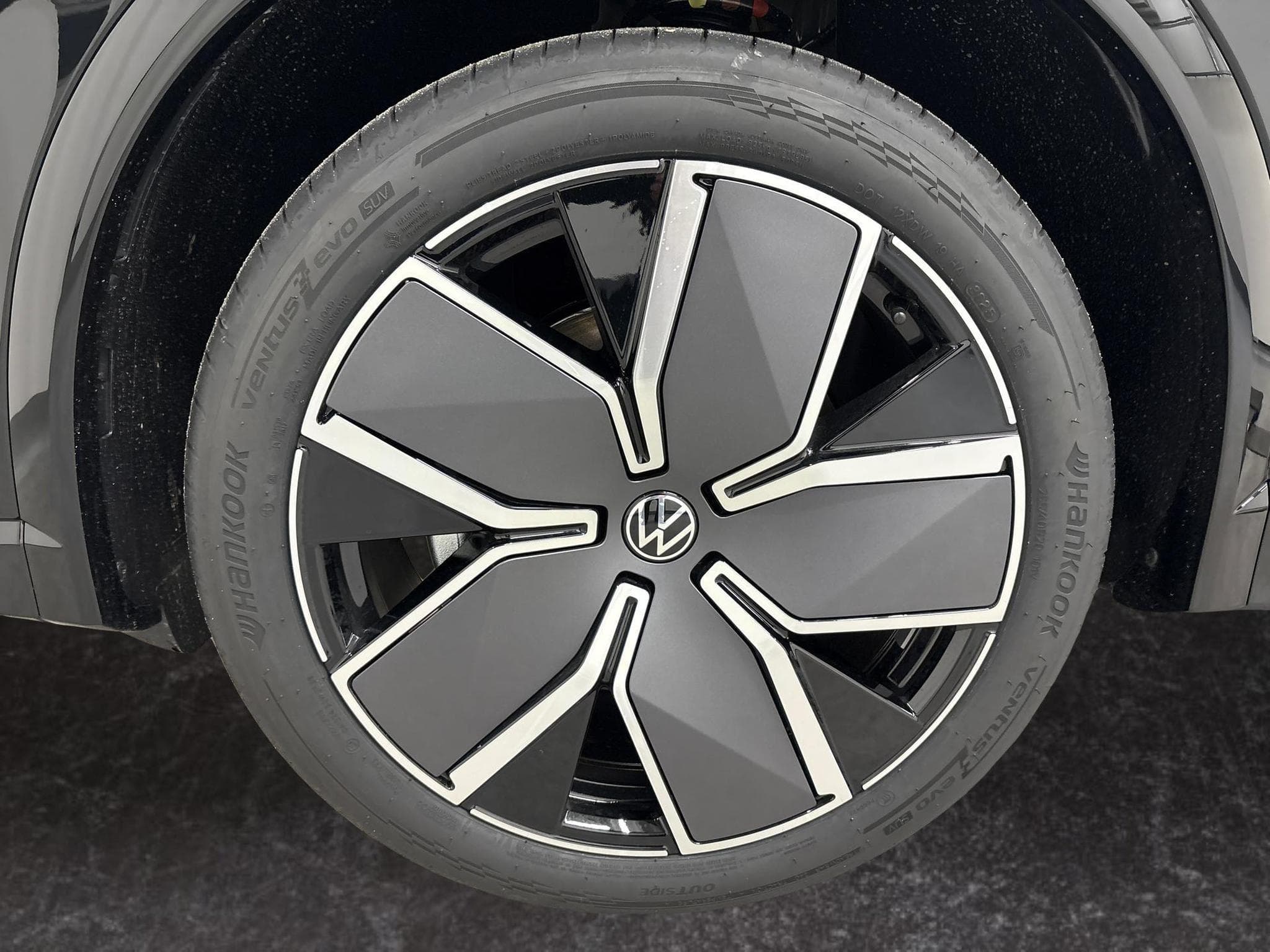VW Tiguan R-Line Edition 2.0 (2025) - Photo 11
