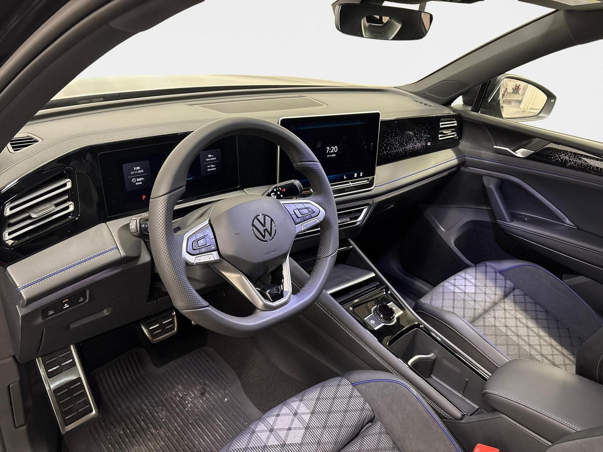VW Tiguan R-Line Edition 2.0 (2025) - Photo 12