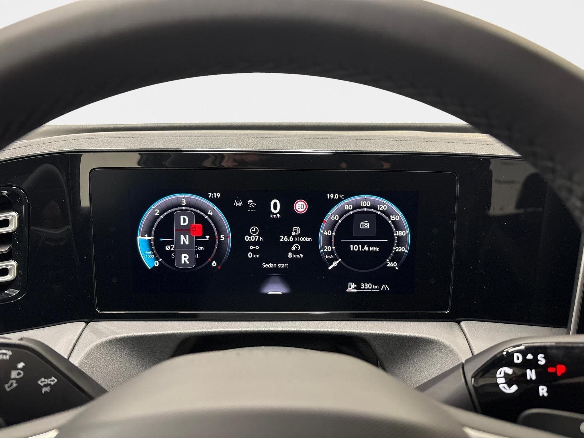 VW Tiguan R-Line Edition 2.0 (2025) - Photo 14