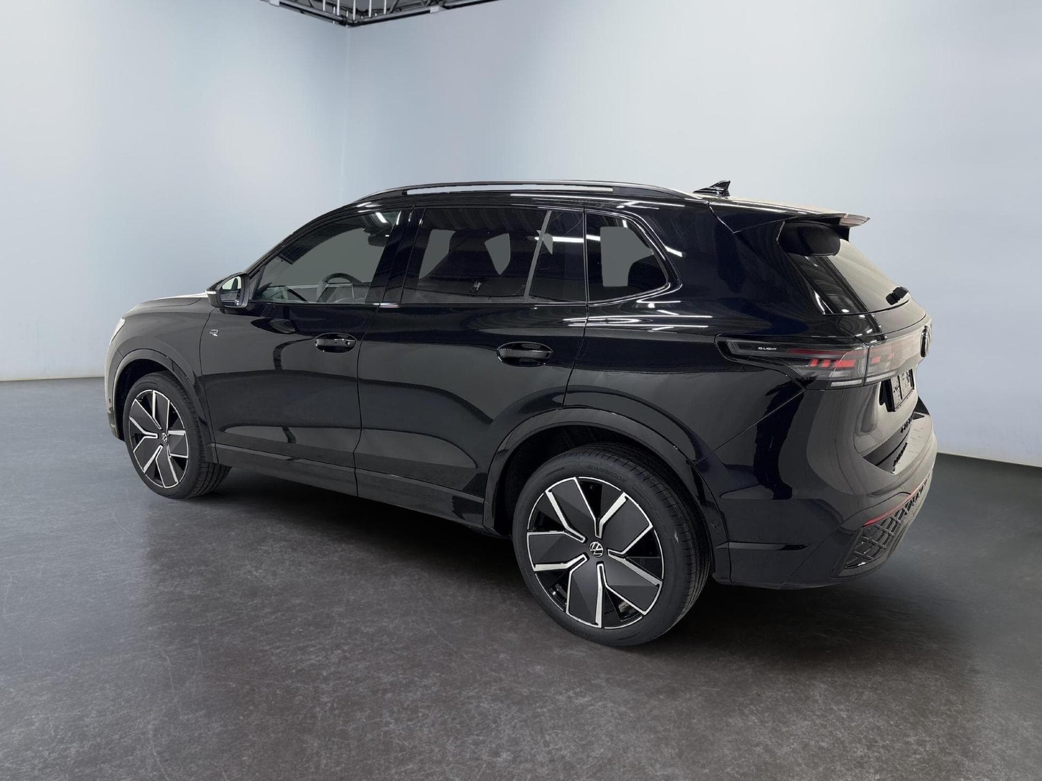 VW Tiguan R-Line Edition 2.0 (2025) - Photo 5