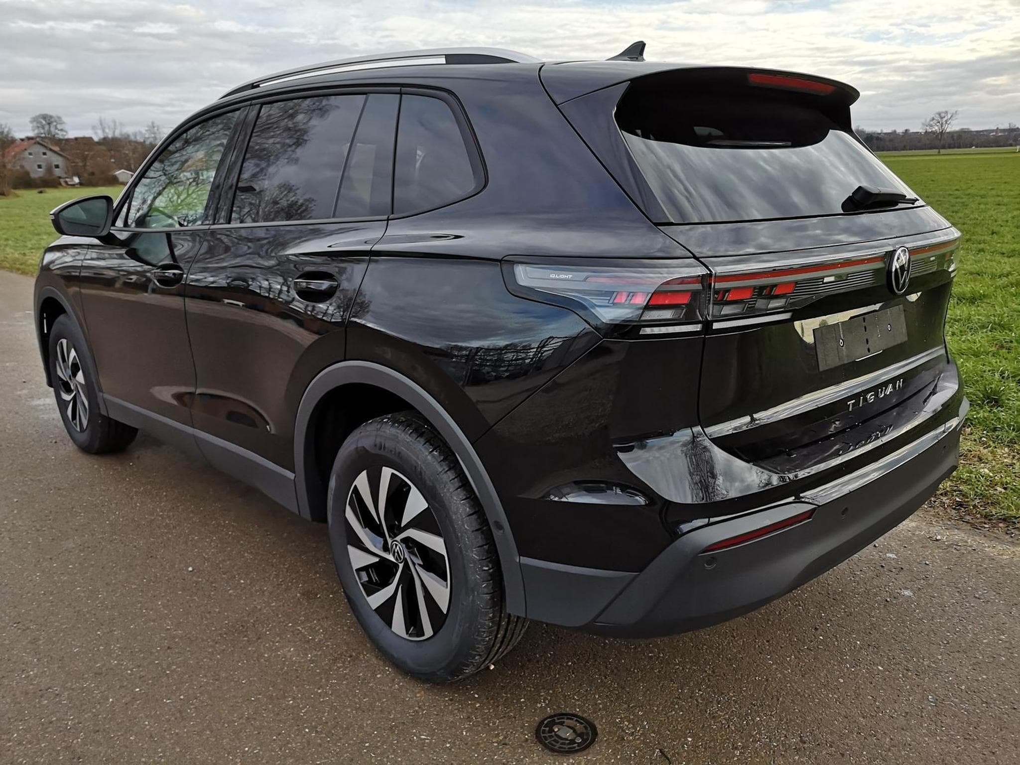 VW Tiguan 2.0 TDI 110 kW Life (2026) - Photo 2