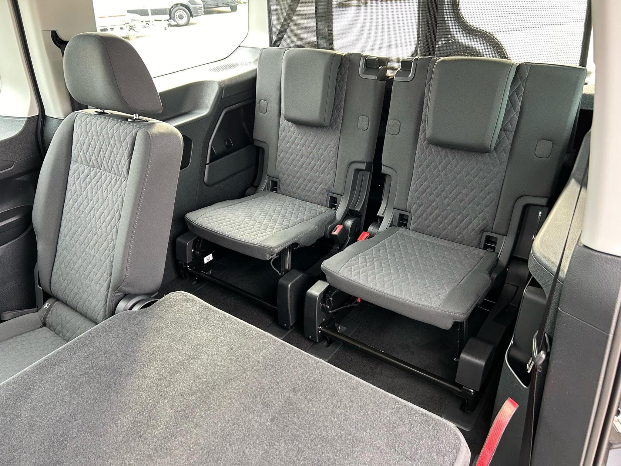 VW Caddy Life Maxi (2026) - Photo 15