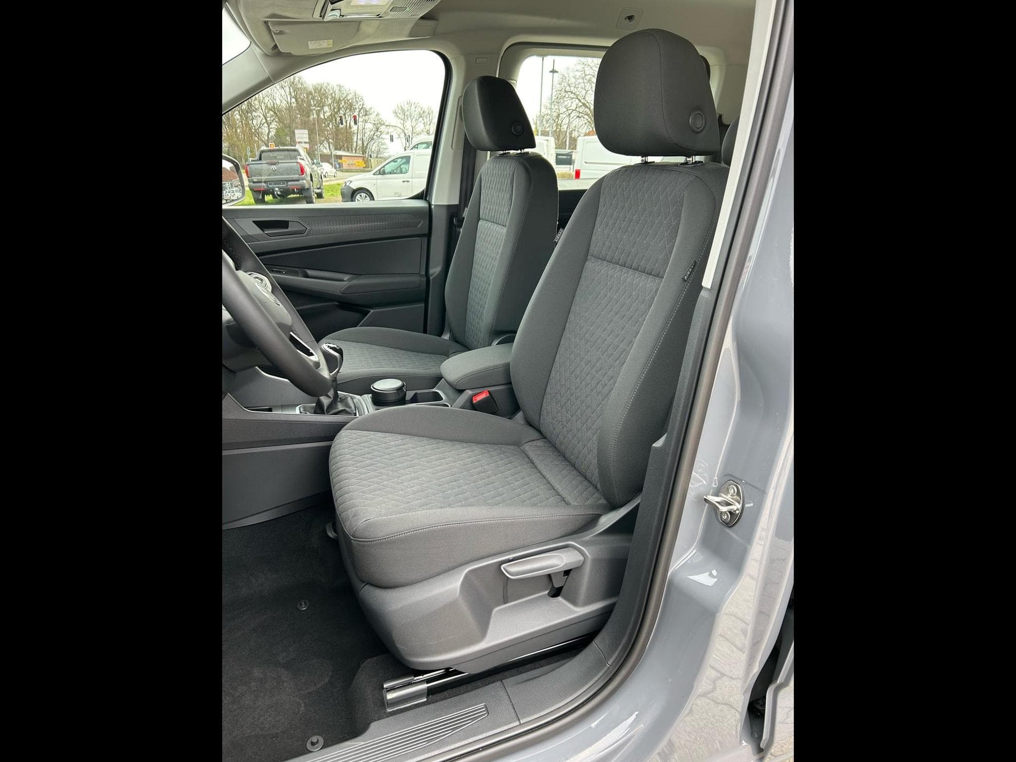 VW Caddy Life Maxi (2026) - Photo 5