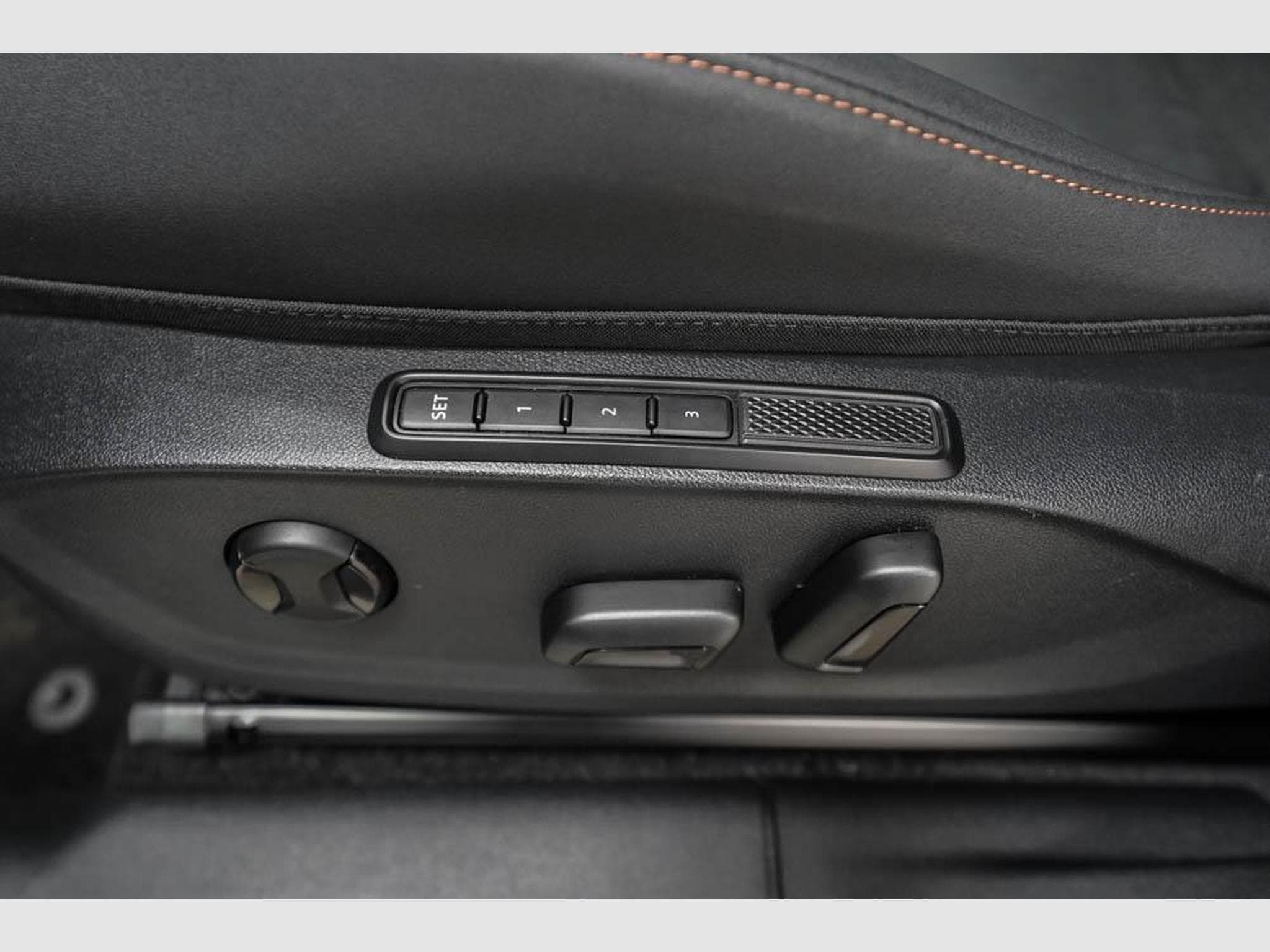 Cupra Terramar 2,0 TSI DSG (2025) - Foto 24