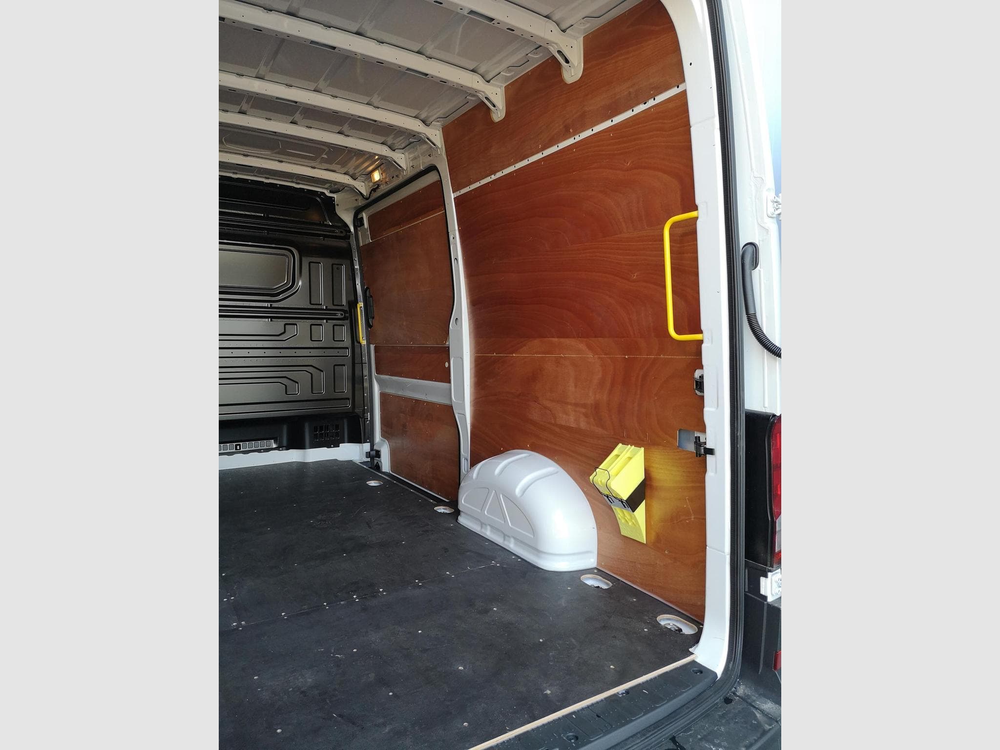 VW Crafter Kasten 35 mittellang Hochdach FWD (2026) - Foto 10