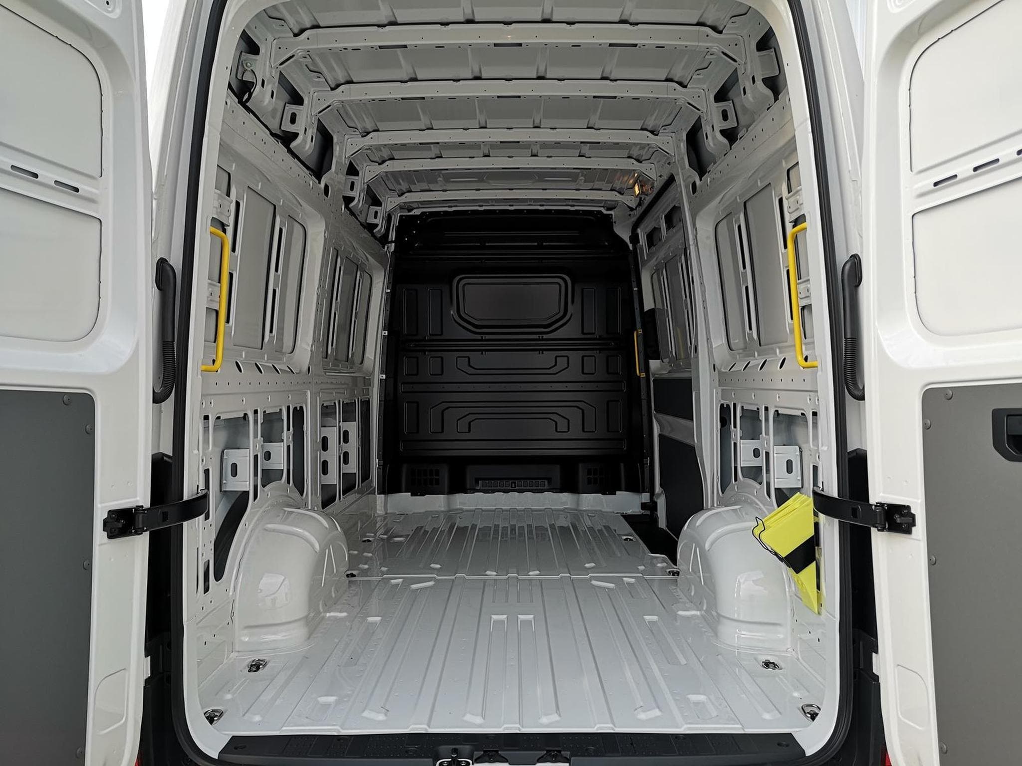 VW Crafter Kasten 35 mittellang Hochdach FWD (2026) - Foto 8