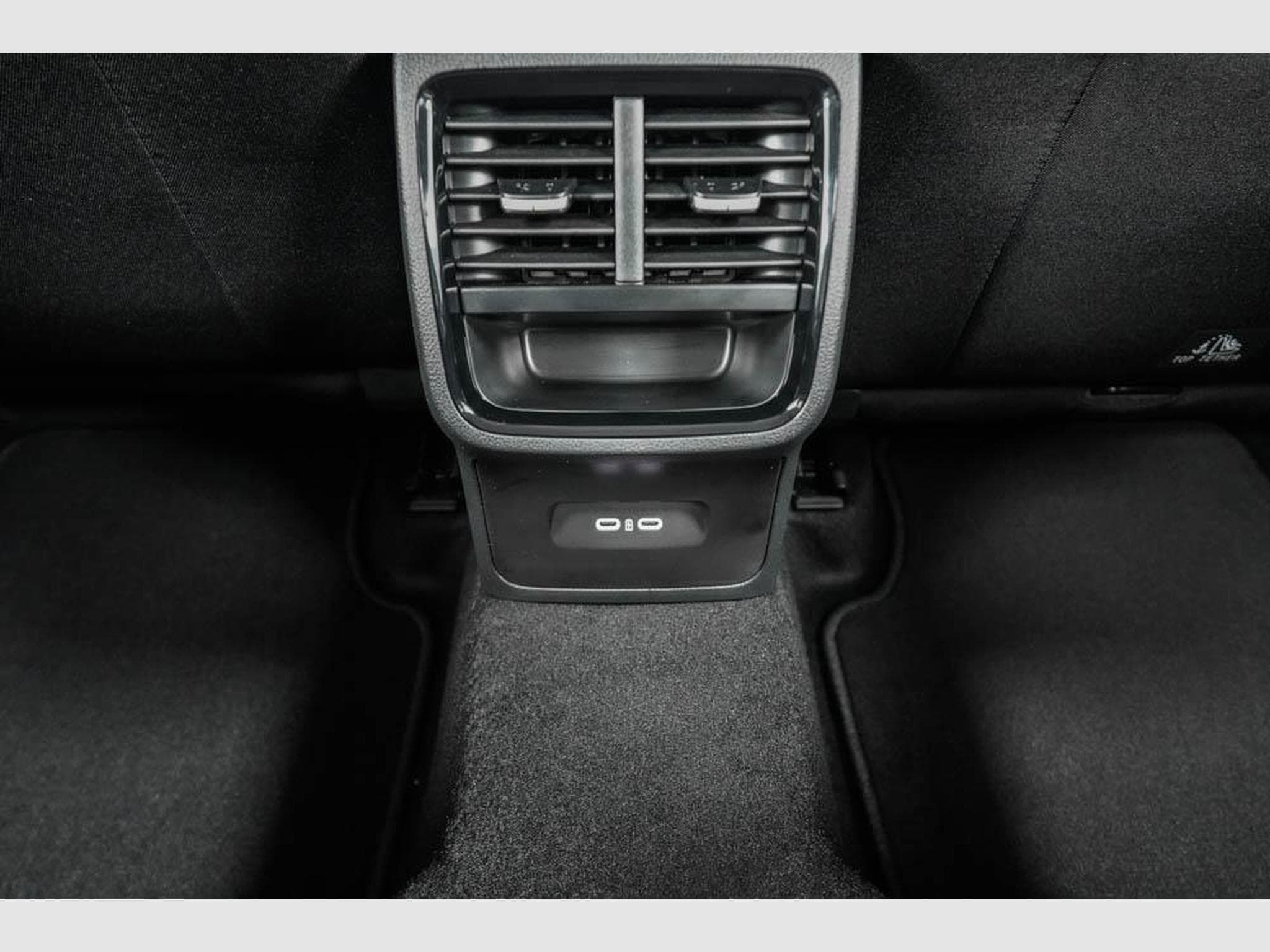 Skoda Octavia Kombi 1,5 eTSI (2026) - Foto 18