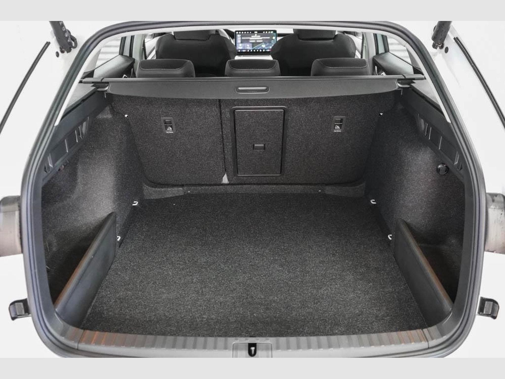 Skoda Octavia Kombi 1,5 eTSI (2026) - Foto 19