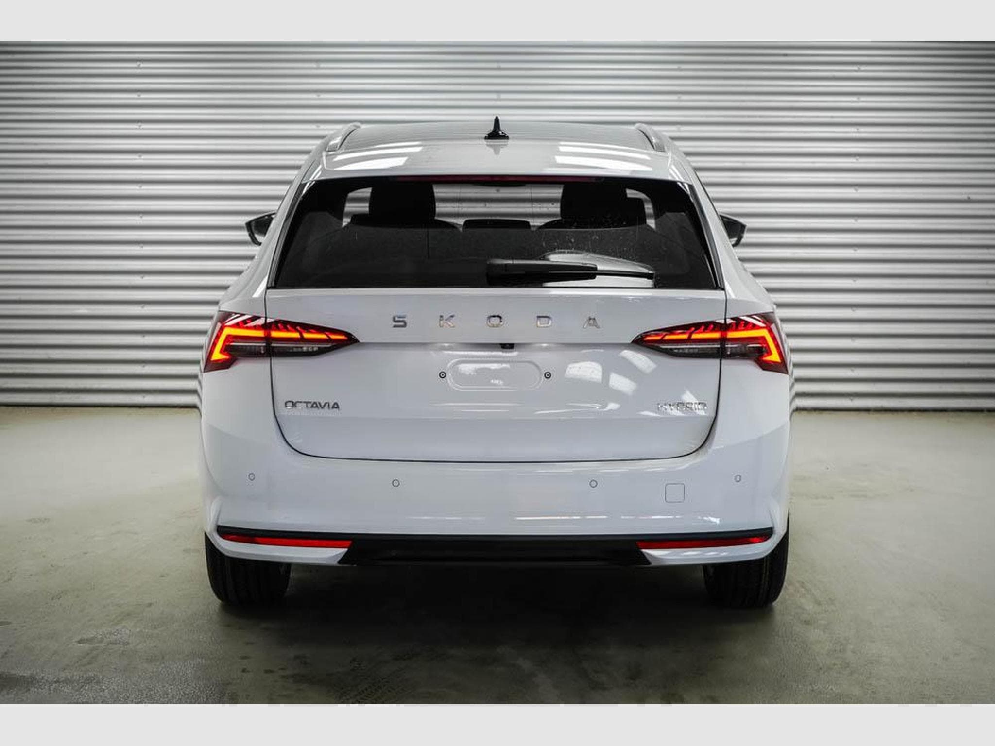 Skoda Octavia Kombi 1,5 eTSI (2026) - Foto 4