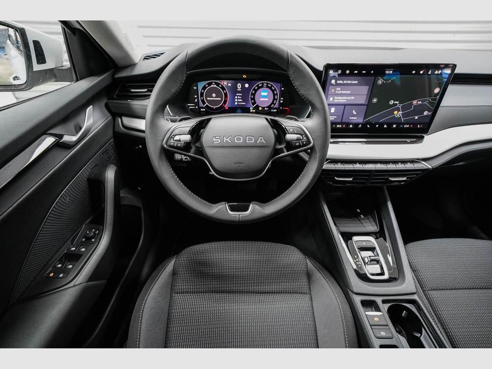 Skoda Octavia Kombi 1,5 eTSI (2026) - Foto 8