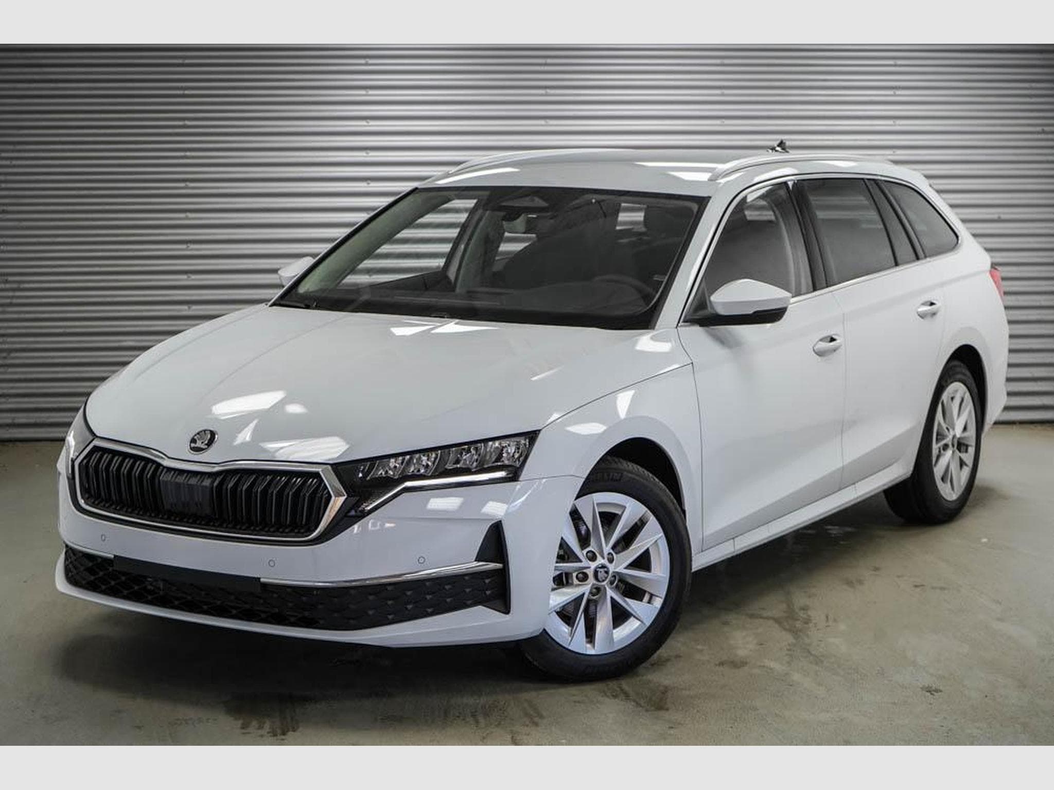 Skoda Octavia Kombi 1,5 eTSI (2026) - Foto 1