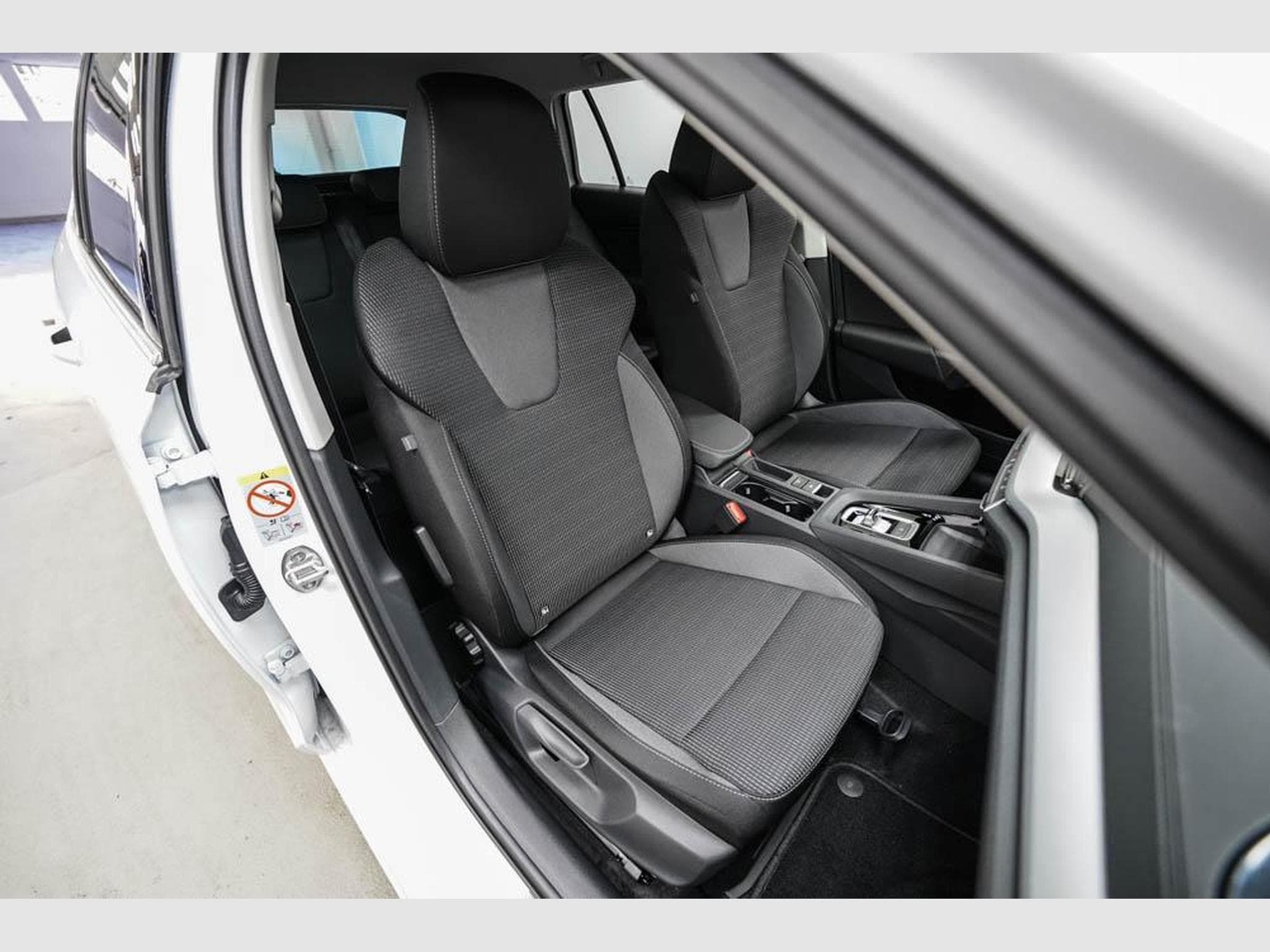 Skoda Octavia Kombi 1,5 eTSI (2026) - Foto 22