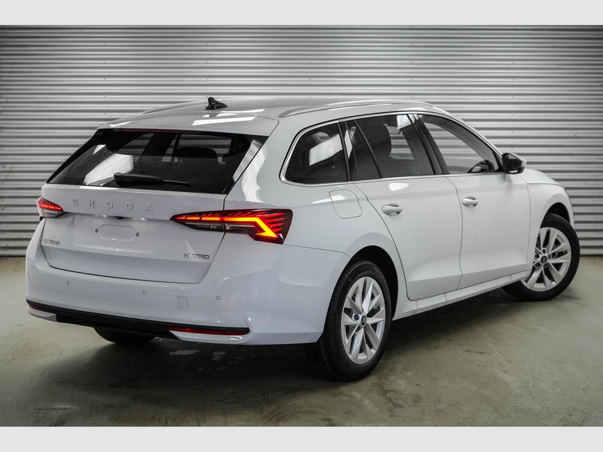 Skoda Octavia Kombi 1,5 eTSI (2026) - Foto 3