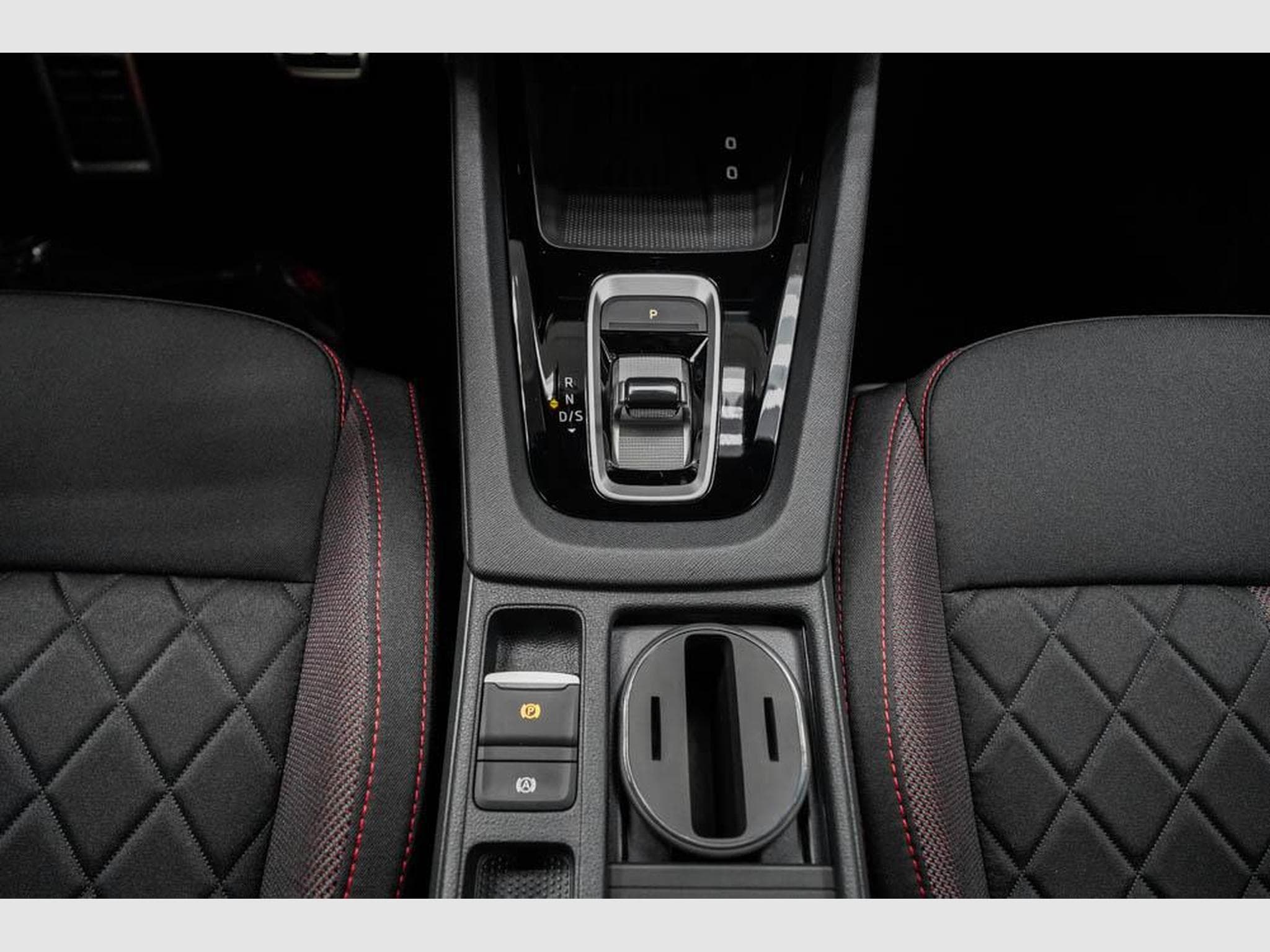 Skoda Octavia Kombi 2,0 TSI (2025) - Foto 12