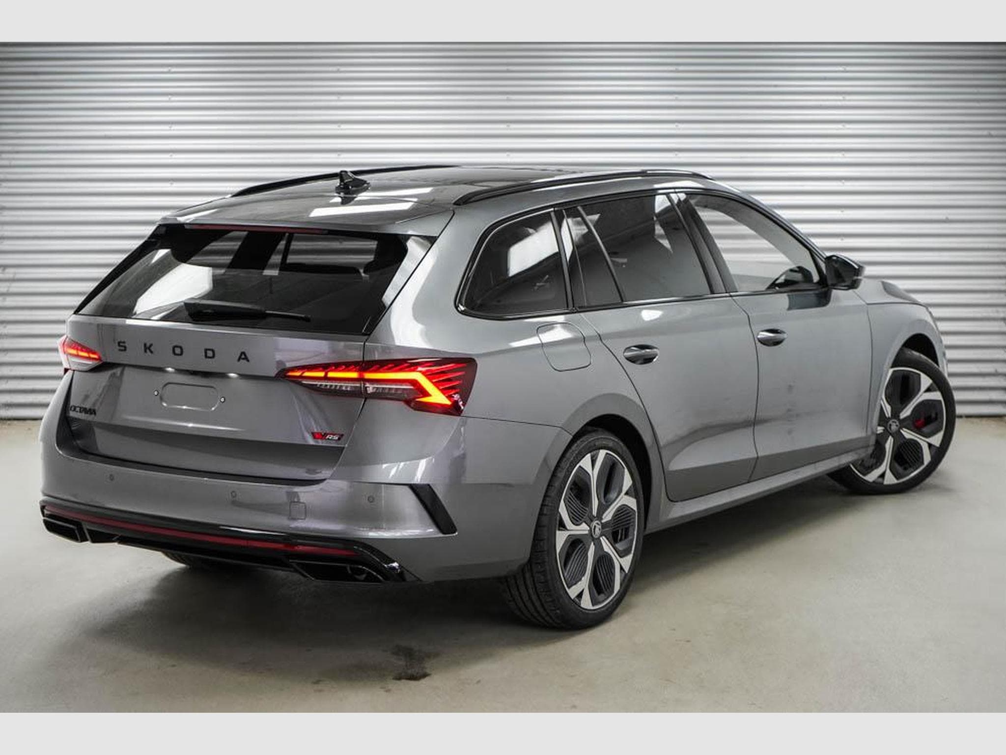 Skoda Octavia Kombi 2,0 TSI (2025) - Foto 2