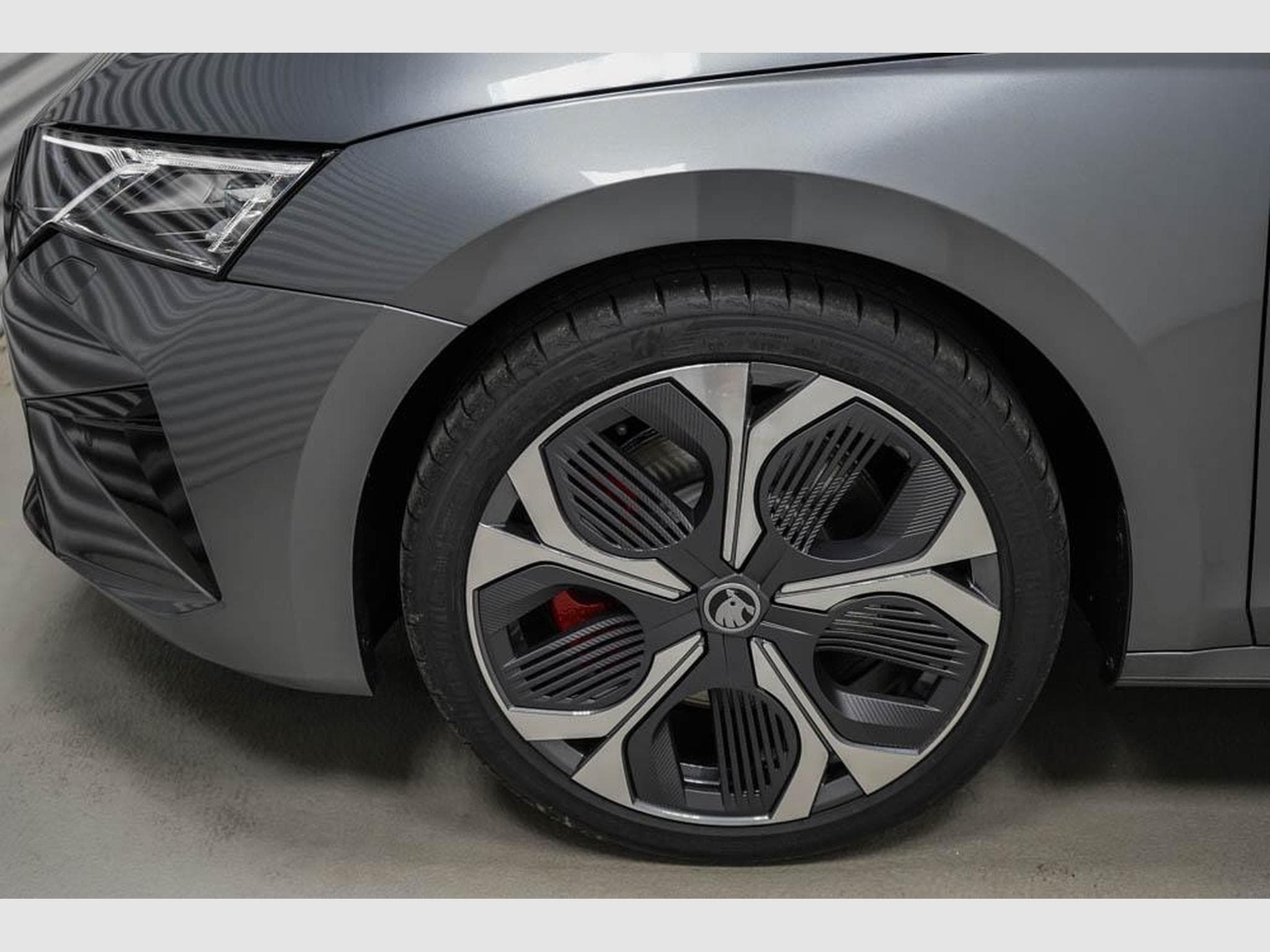 Skoda Octavia Kombi 2,0 TSI (2025) - Foto 4